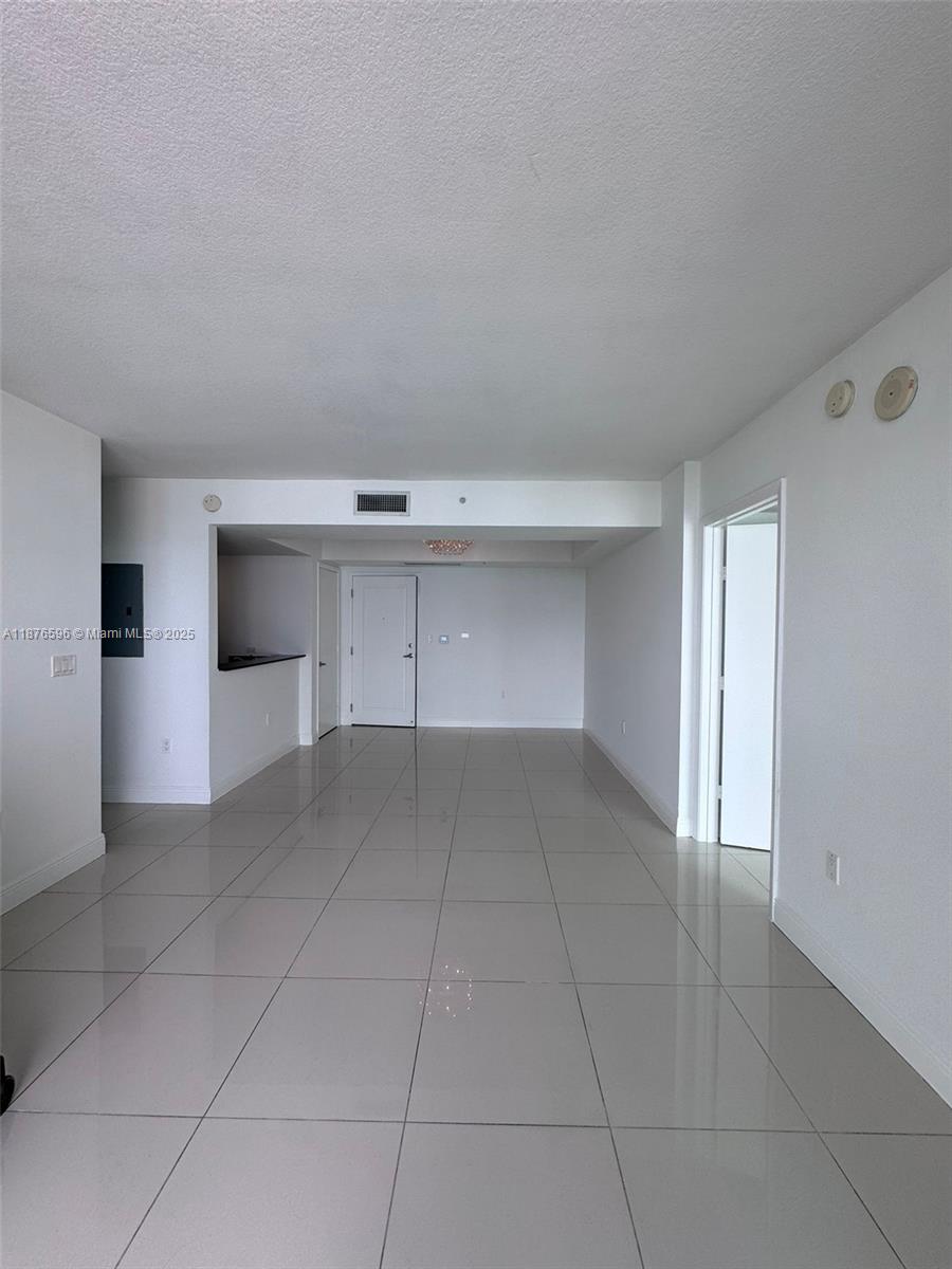 TERRAZAS RIVERPARK VILLAG - Residential