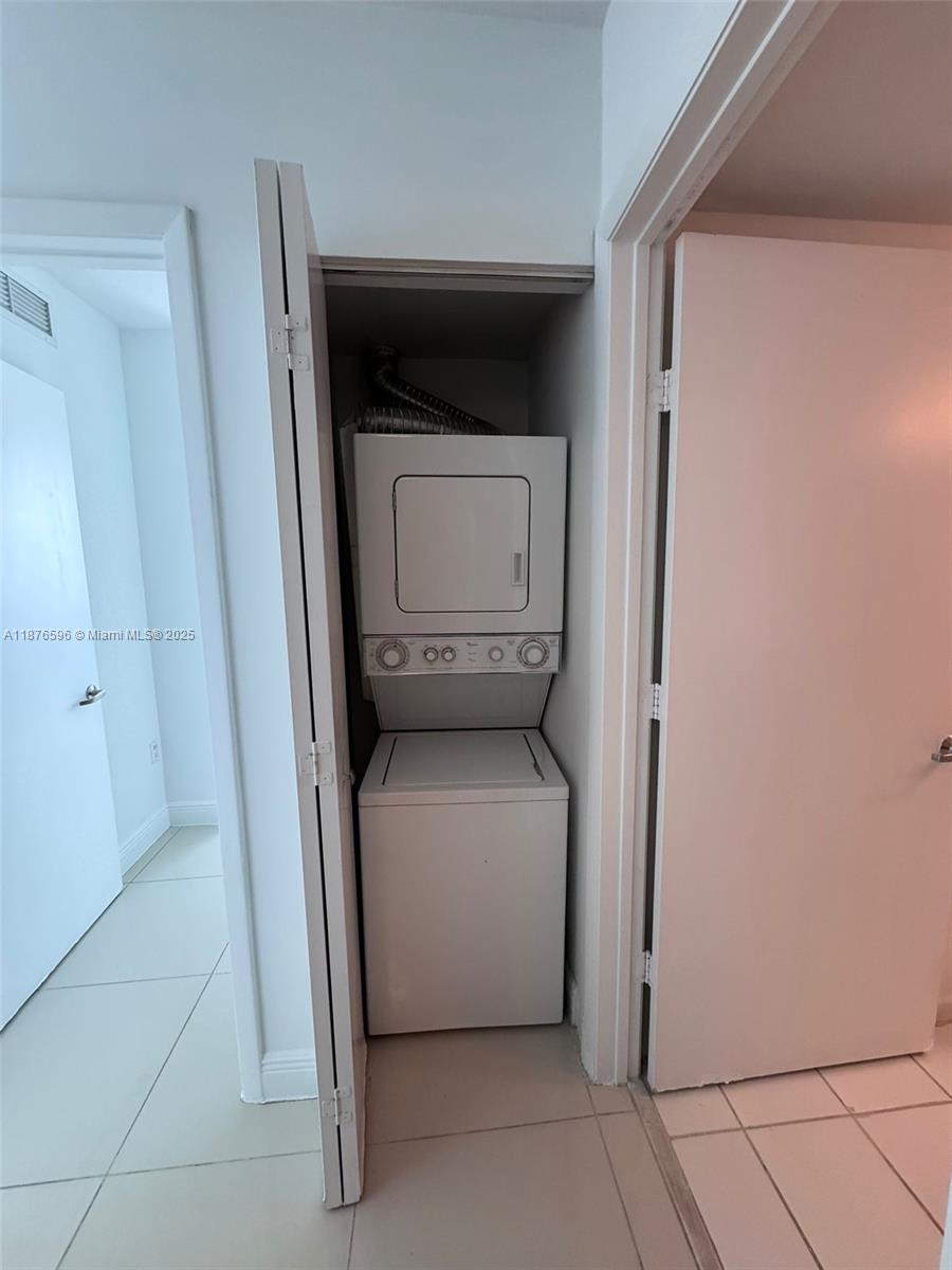 TERRAZAS RIVERPARK VILLAG - Residential