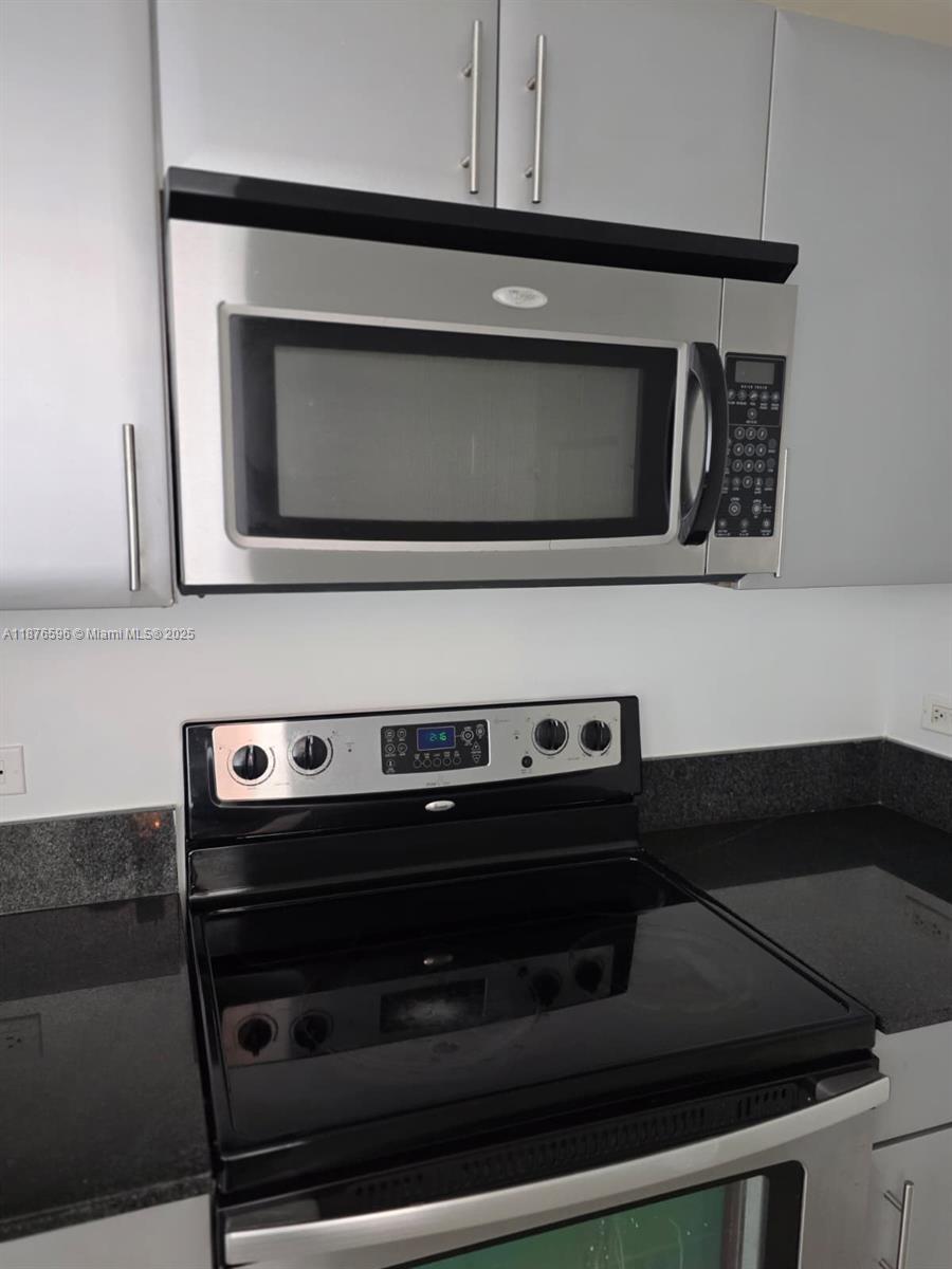 TERRAZAS RIVERPARK VILLAG - Residential