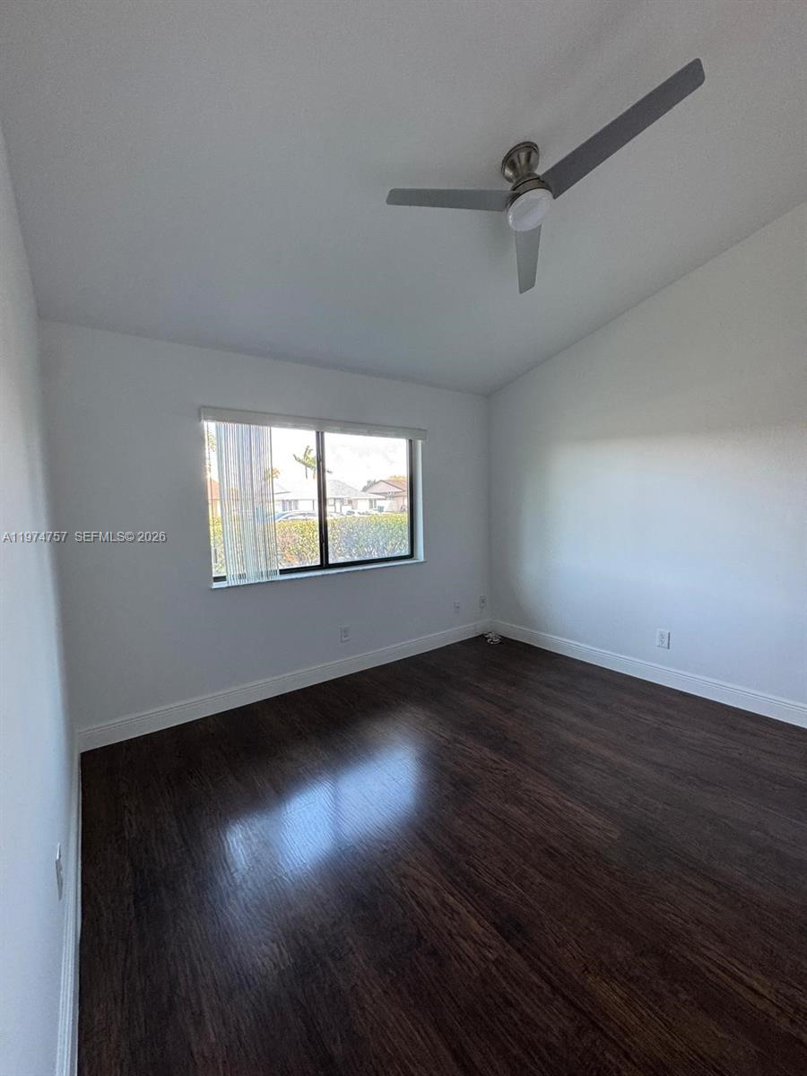 TWIN LAKES GARDENS - Residential Lease