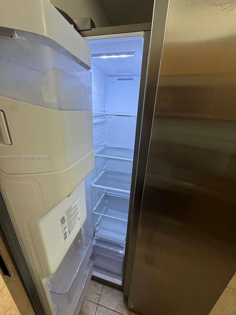 TWIN LAKES GARDENS - Residential Lease