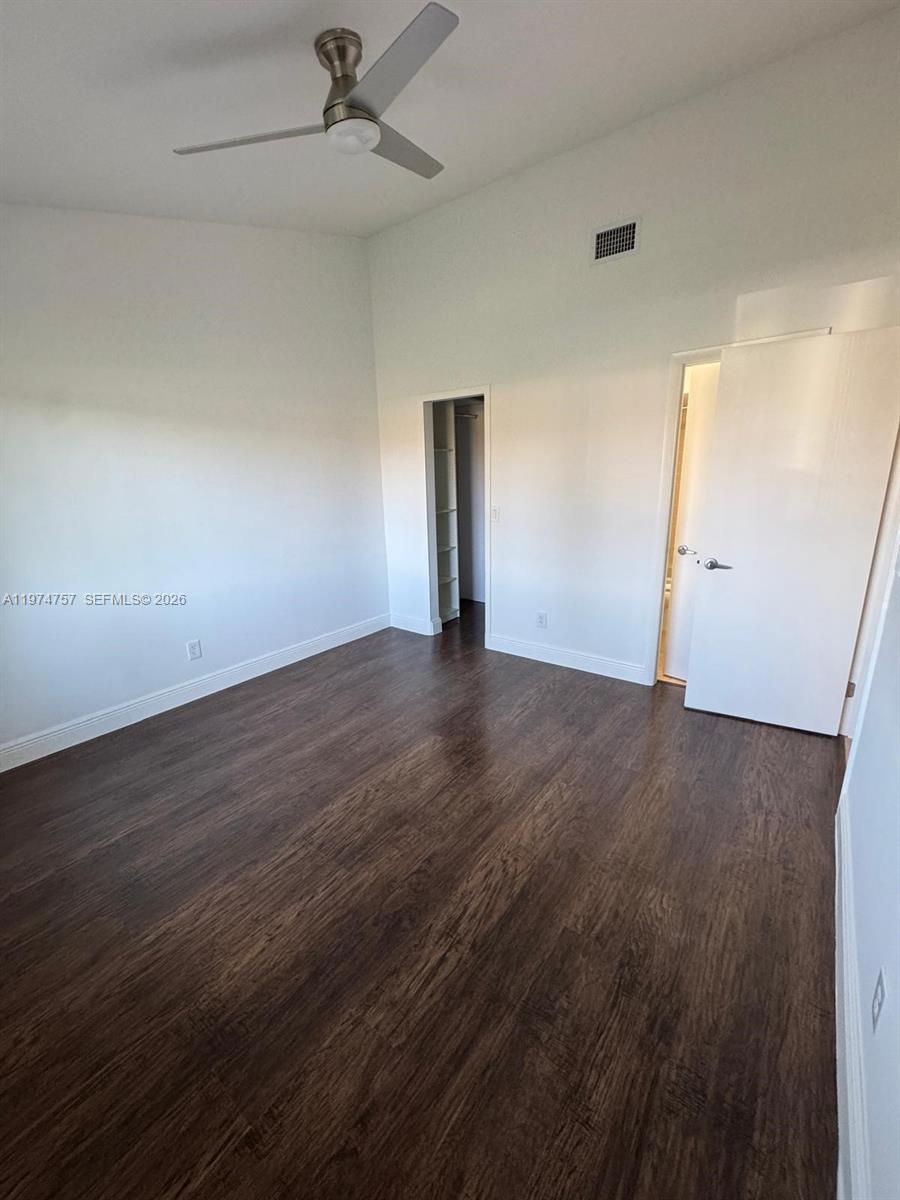 TWIN LAKES GARDENS - Residential Lease