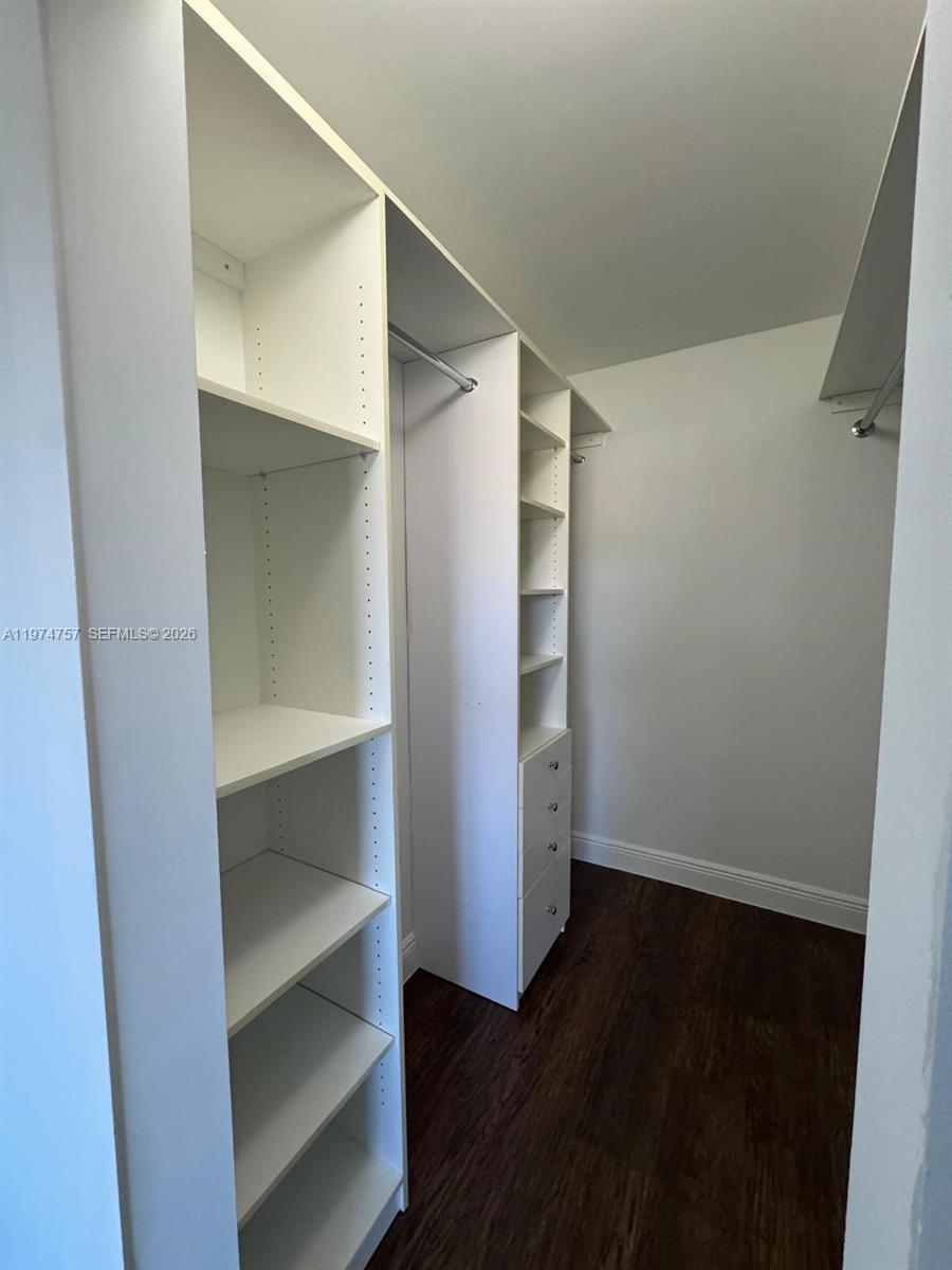 TWIN LAKES GARDENS - Residential Lease