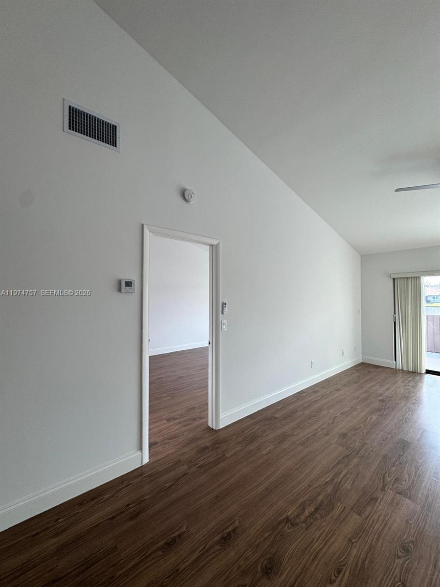 TWIN LAKES GARDENS - Residential Lease