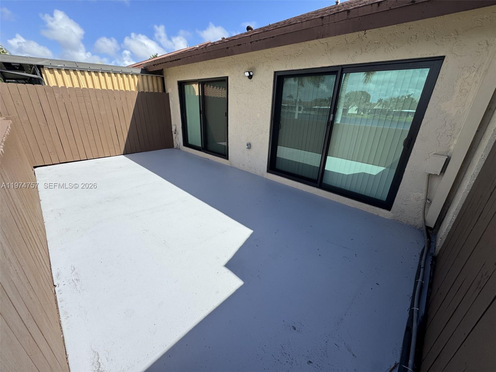 TWIN LAKES GARDENS - Residential Lease