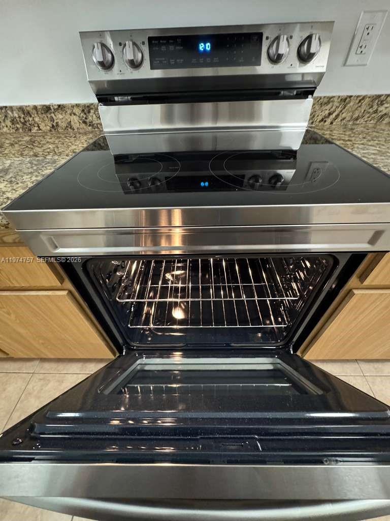 TWIN LAKES GARDENS - Residential Lease