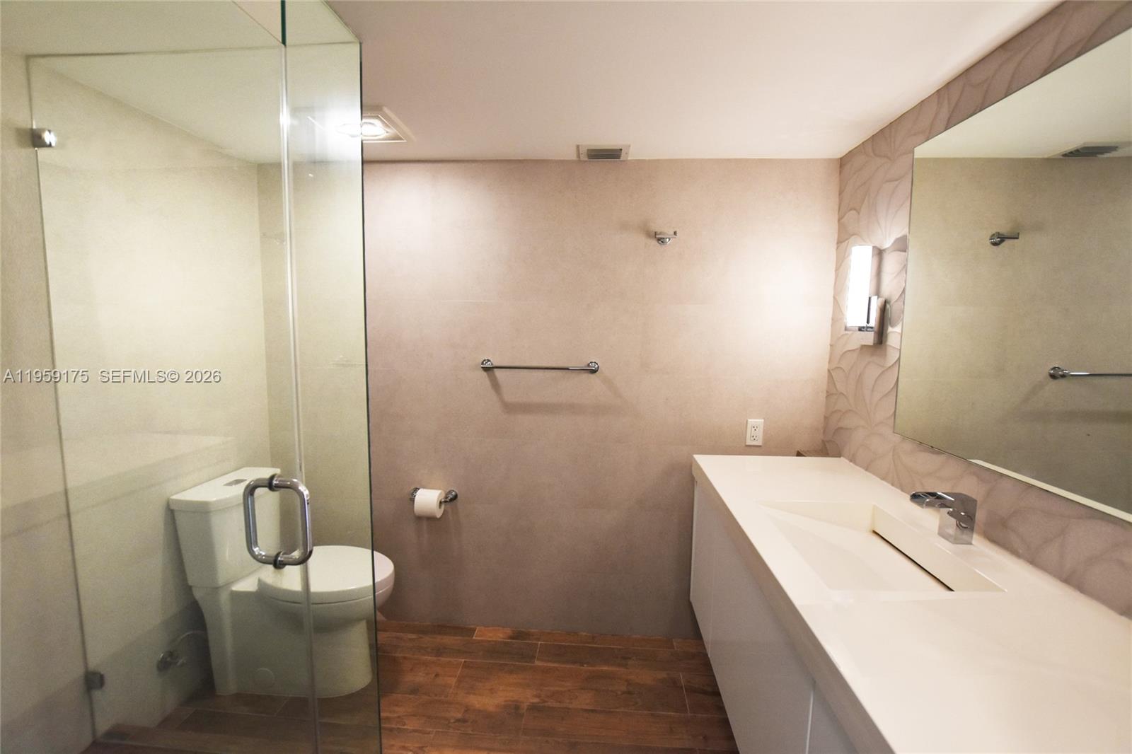 BRICKELL KEY II - Residential Lease