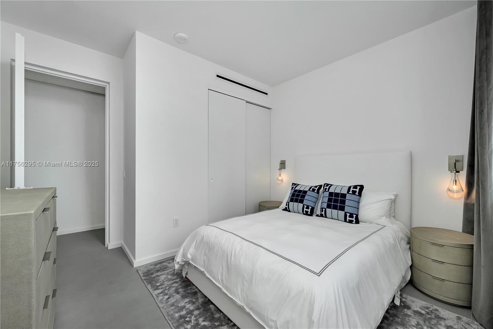 2000 OCEAN CONDO - Residential