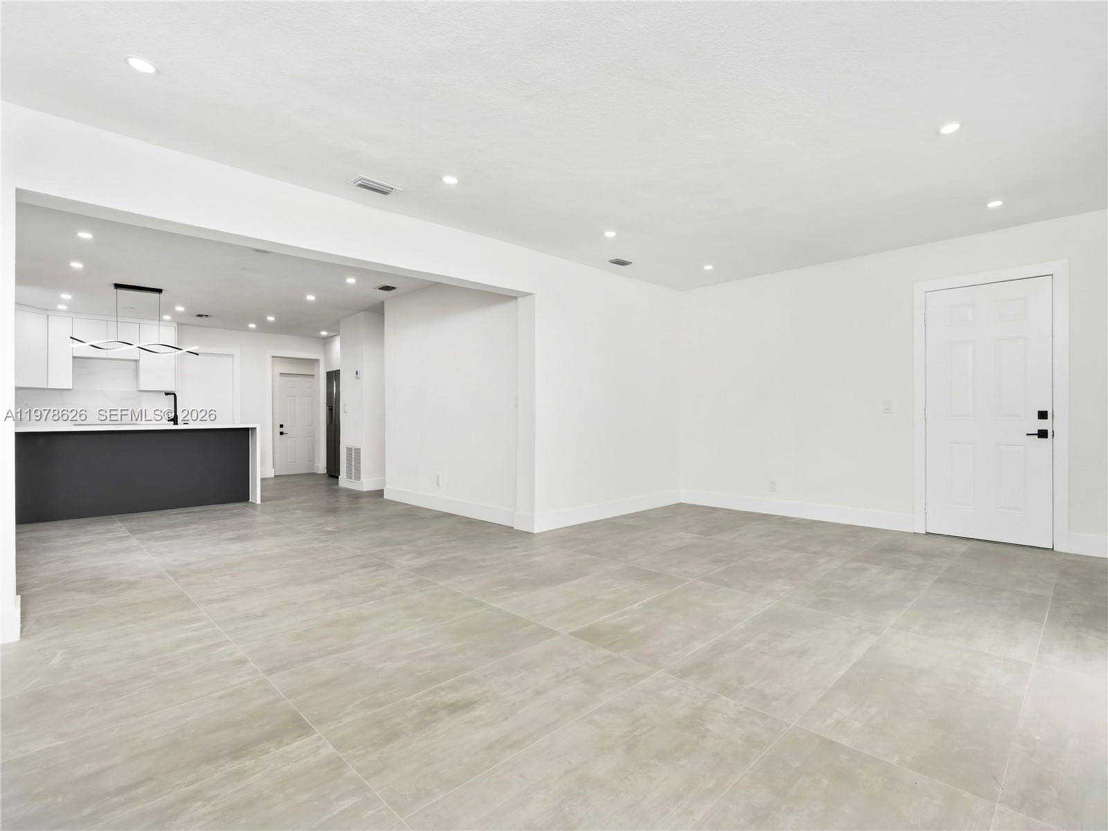 4451 SW 21st St, West Park, FL, 33023/$559,999 3 4451 SW 21st St