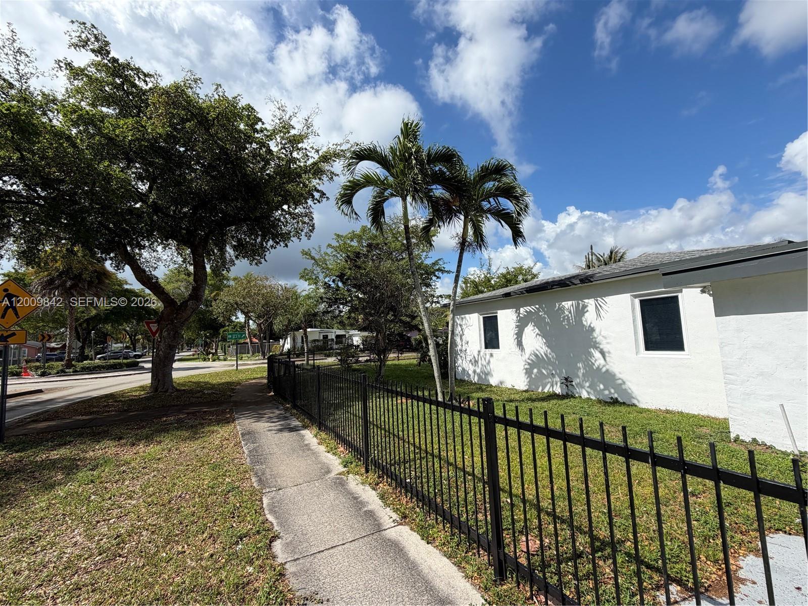 1005 NW 123rd St