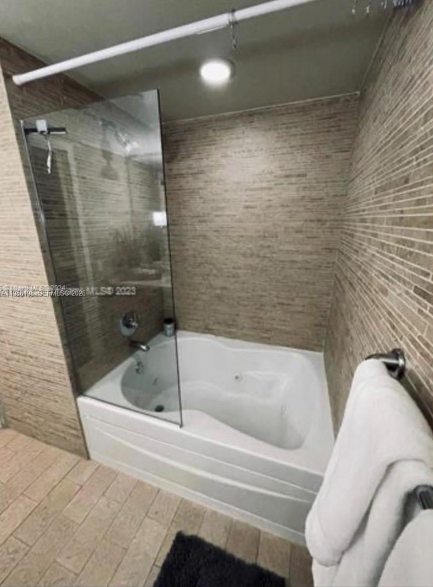 50 BISCAYNE CONDO - Residential Lease