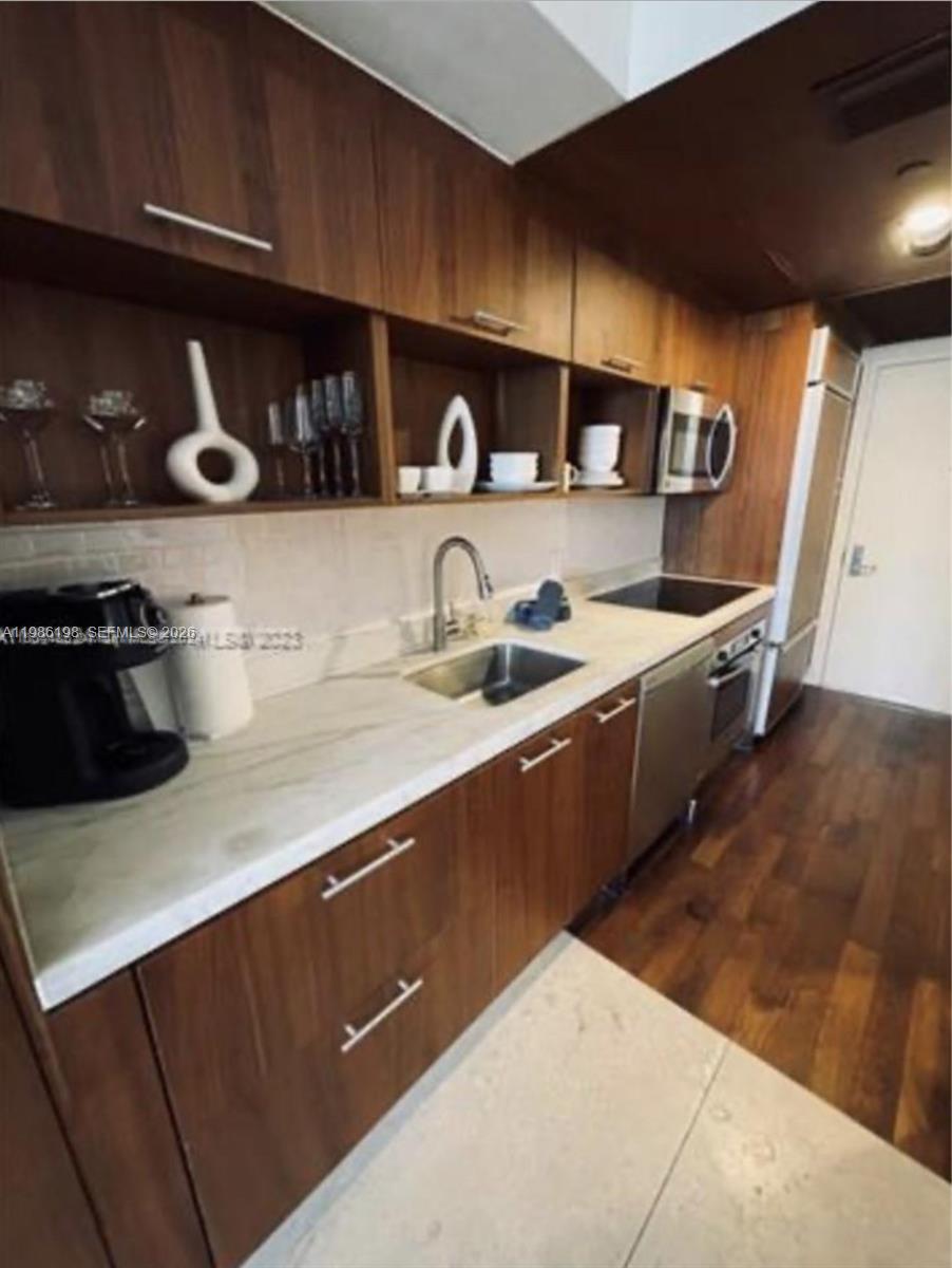 50 BISCAYNE CONDO - Residential Lease