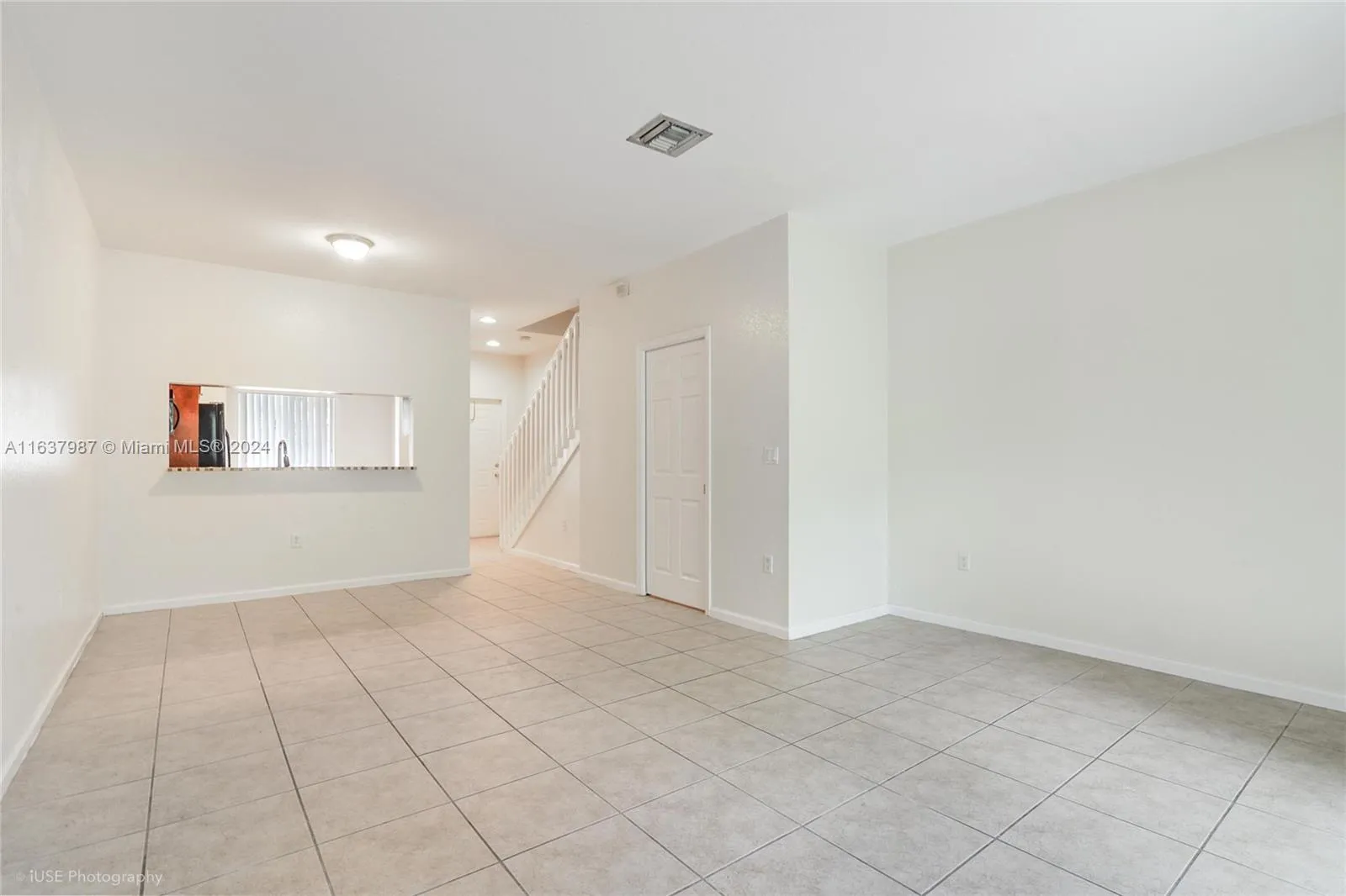 Miramar, Florida 33025, United States, 2 Bedrooms Bedrooms, ,3 BathroomsBathrooms,Residential,Pending,48858