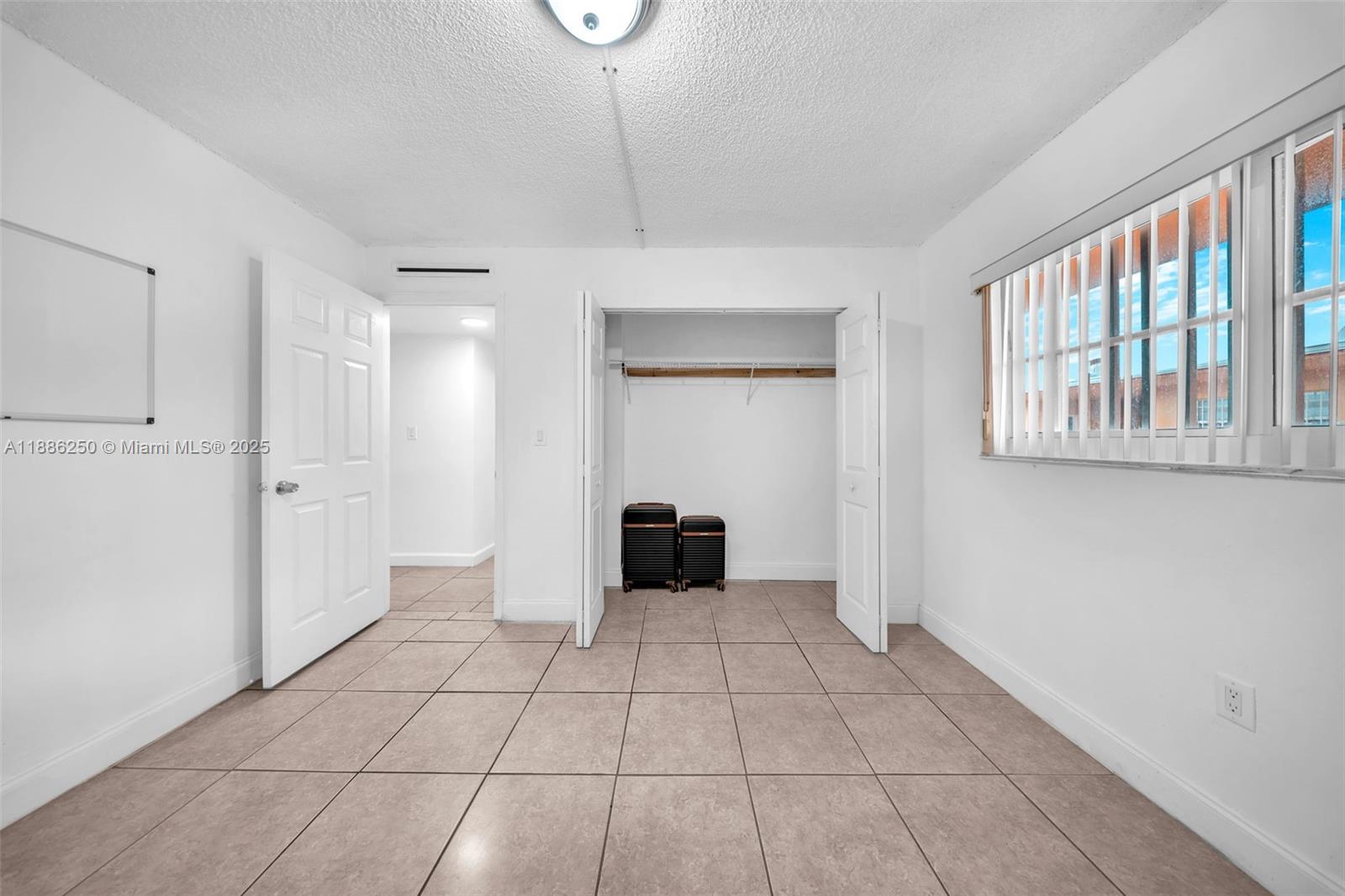 INTERNATIONAL CONDO - Residential