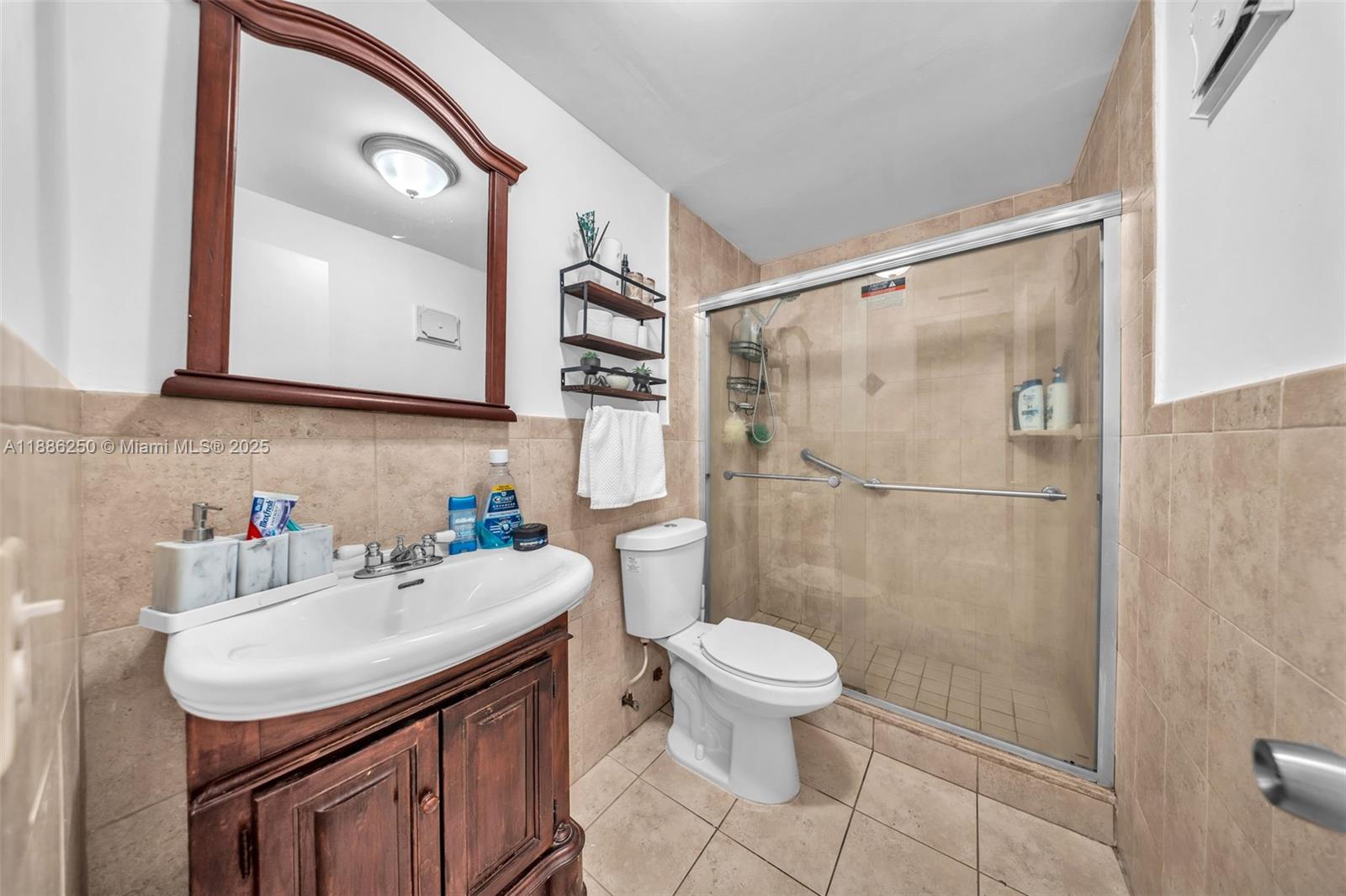 INTERNATIONAL CONDO - Residential