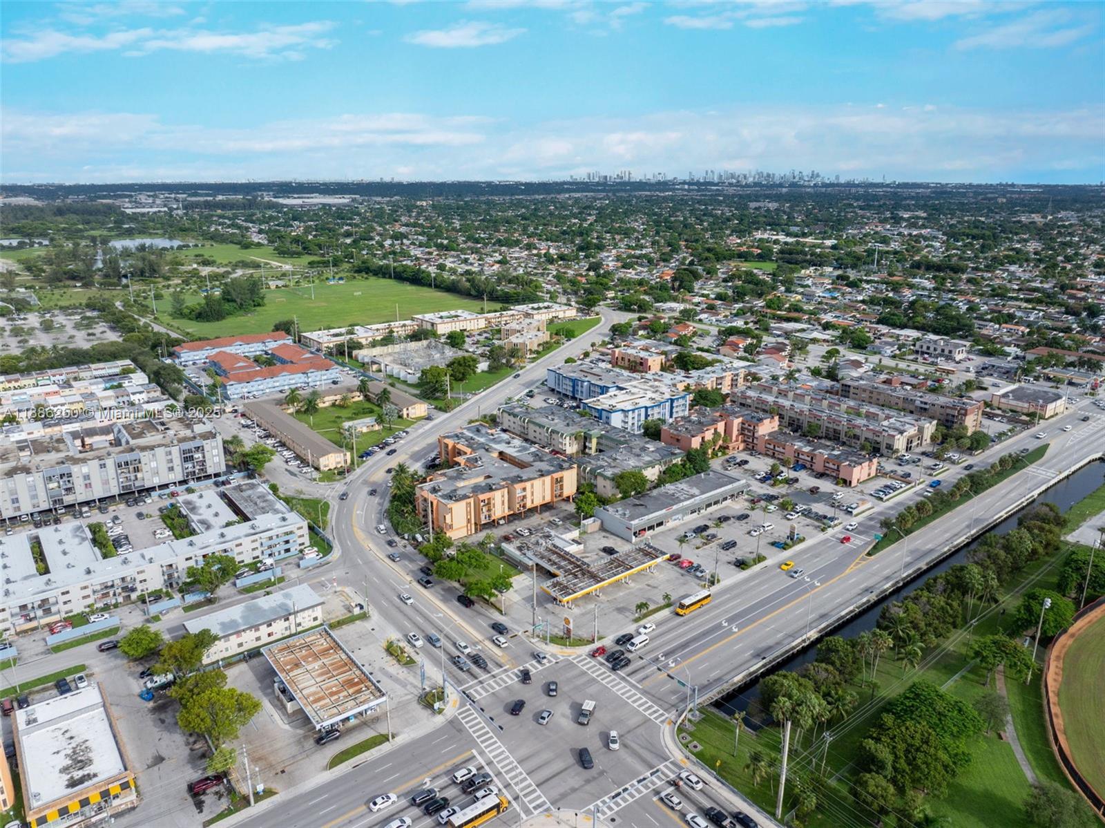 INTERNATIONAL CONDO - Residential