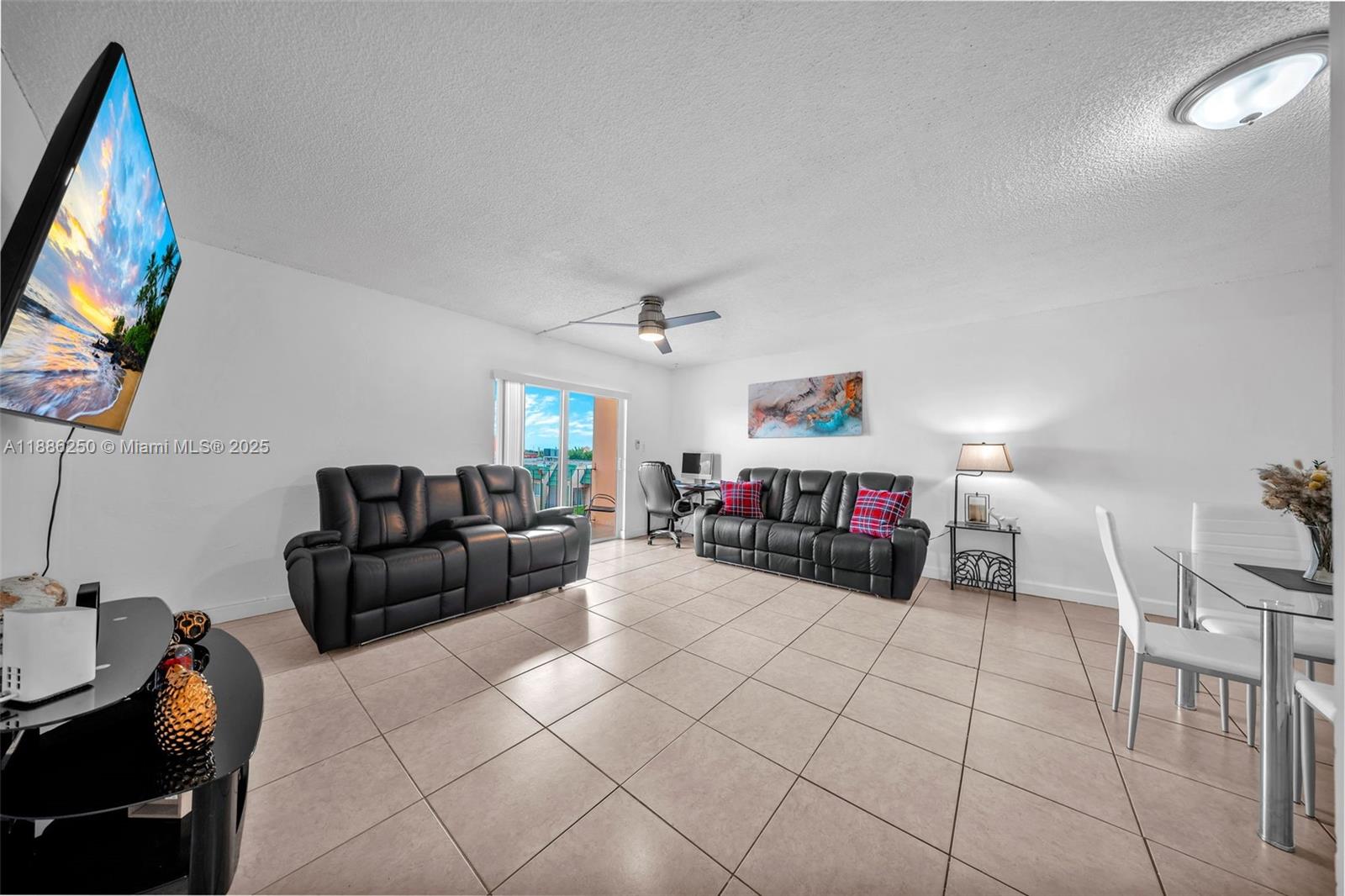INTERNATIONAL CONDO - Residential