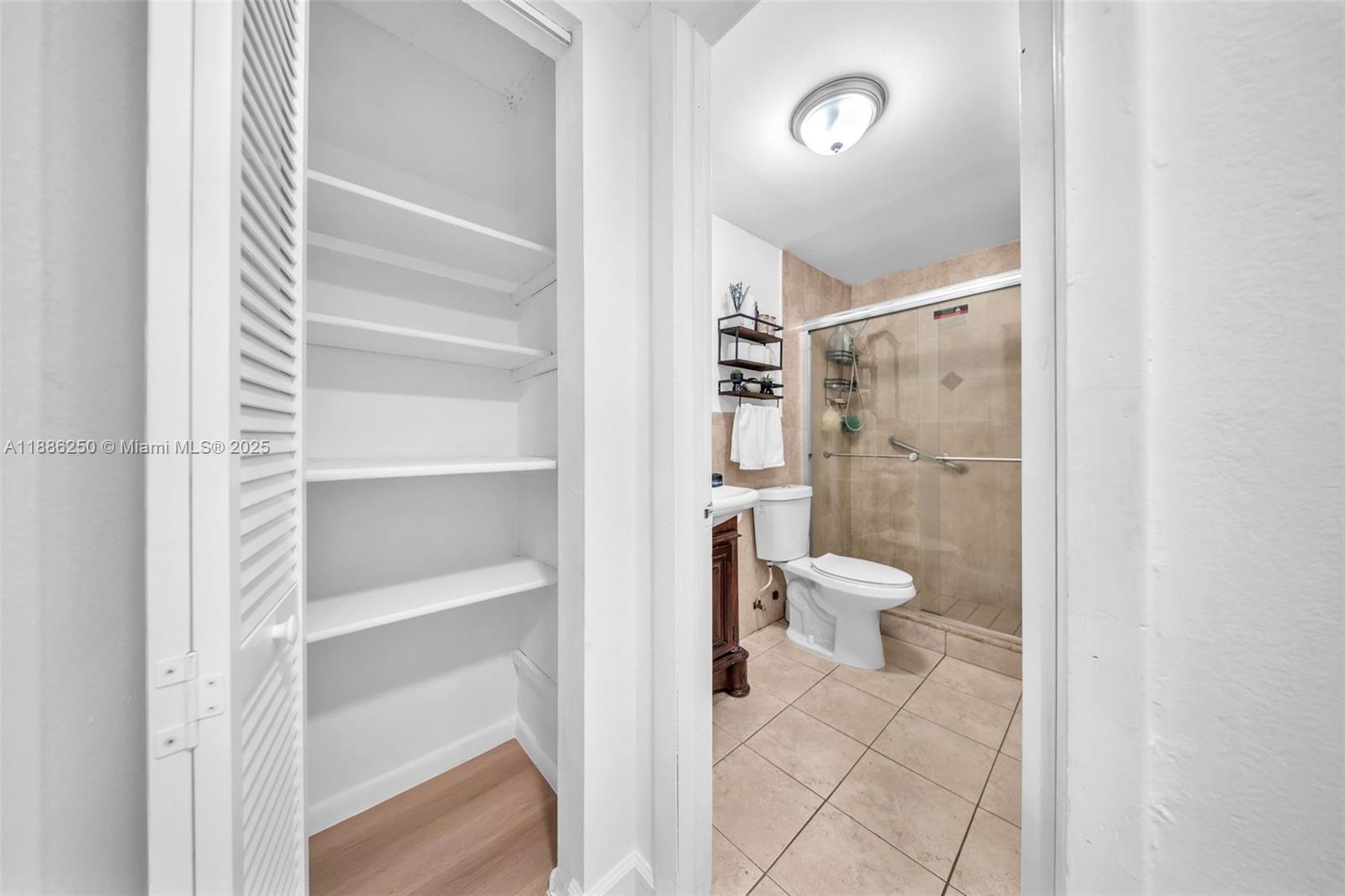 INTERNATIONAL CONDO - Residential
