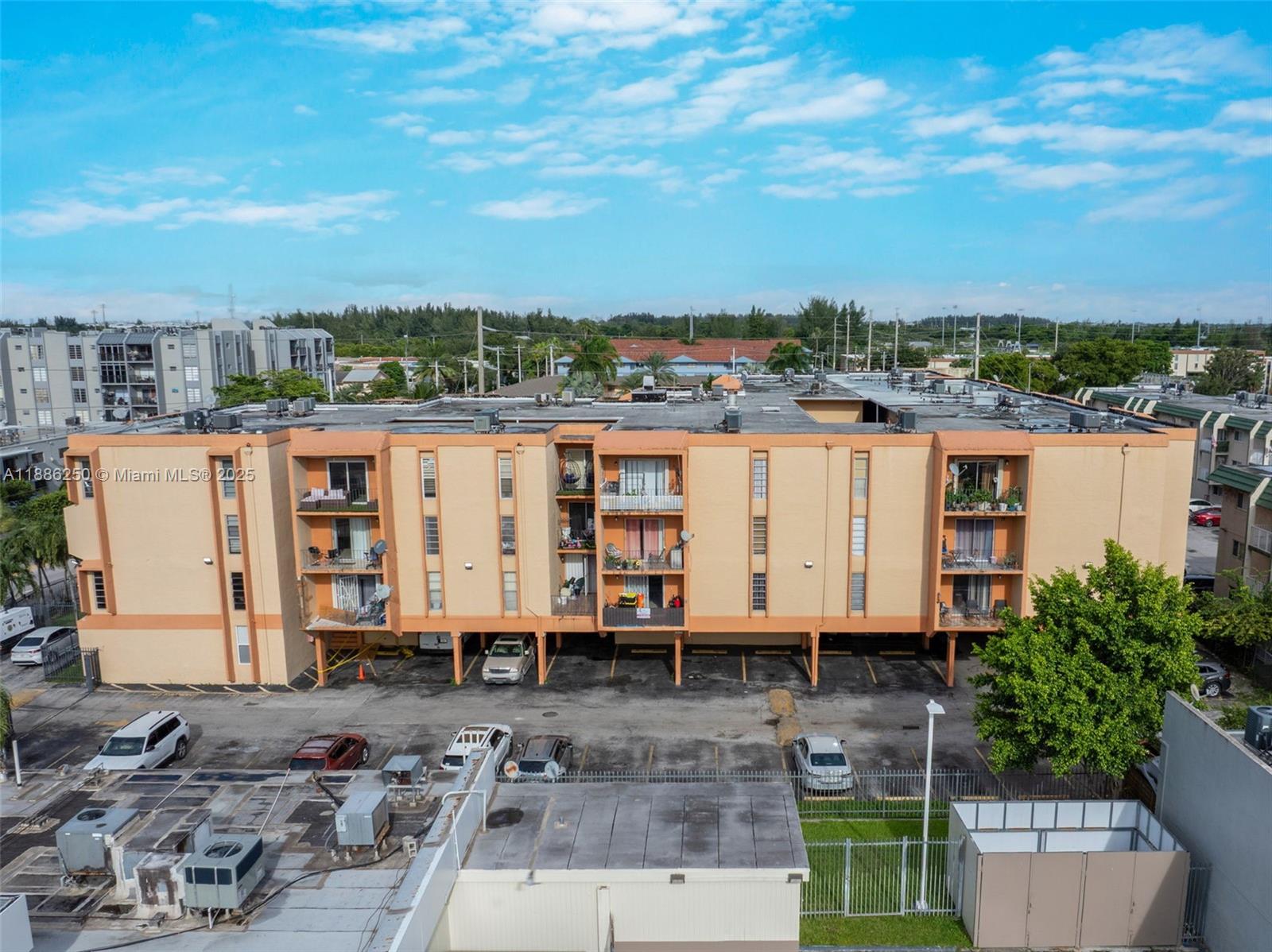 INTERNATIONAL CONDO - Residential