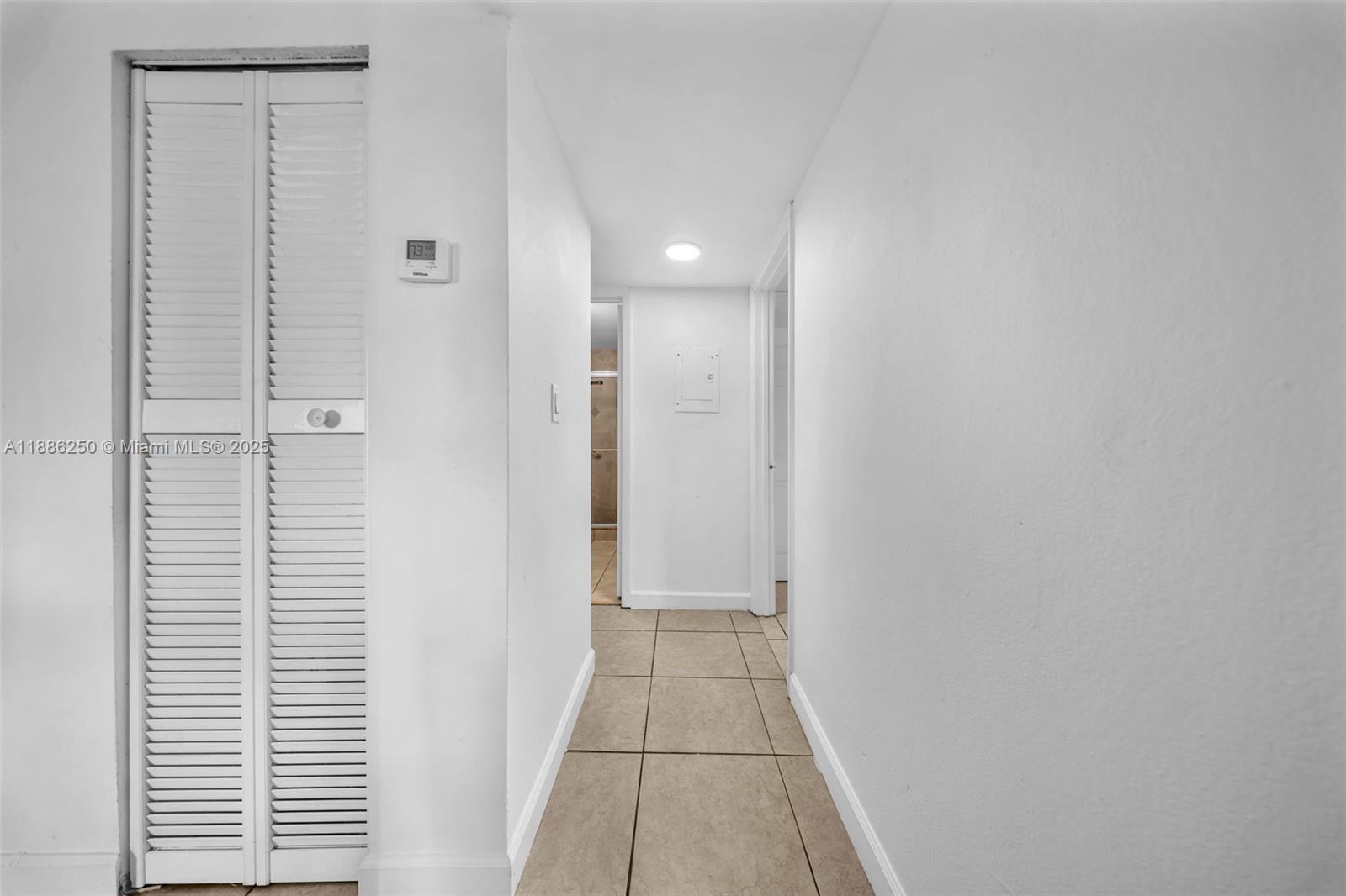 INTERNATIONAL CONDO - Residential