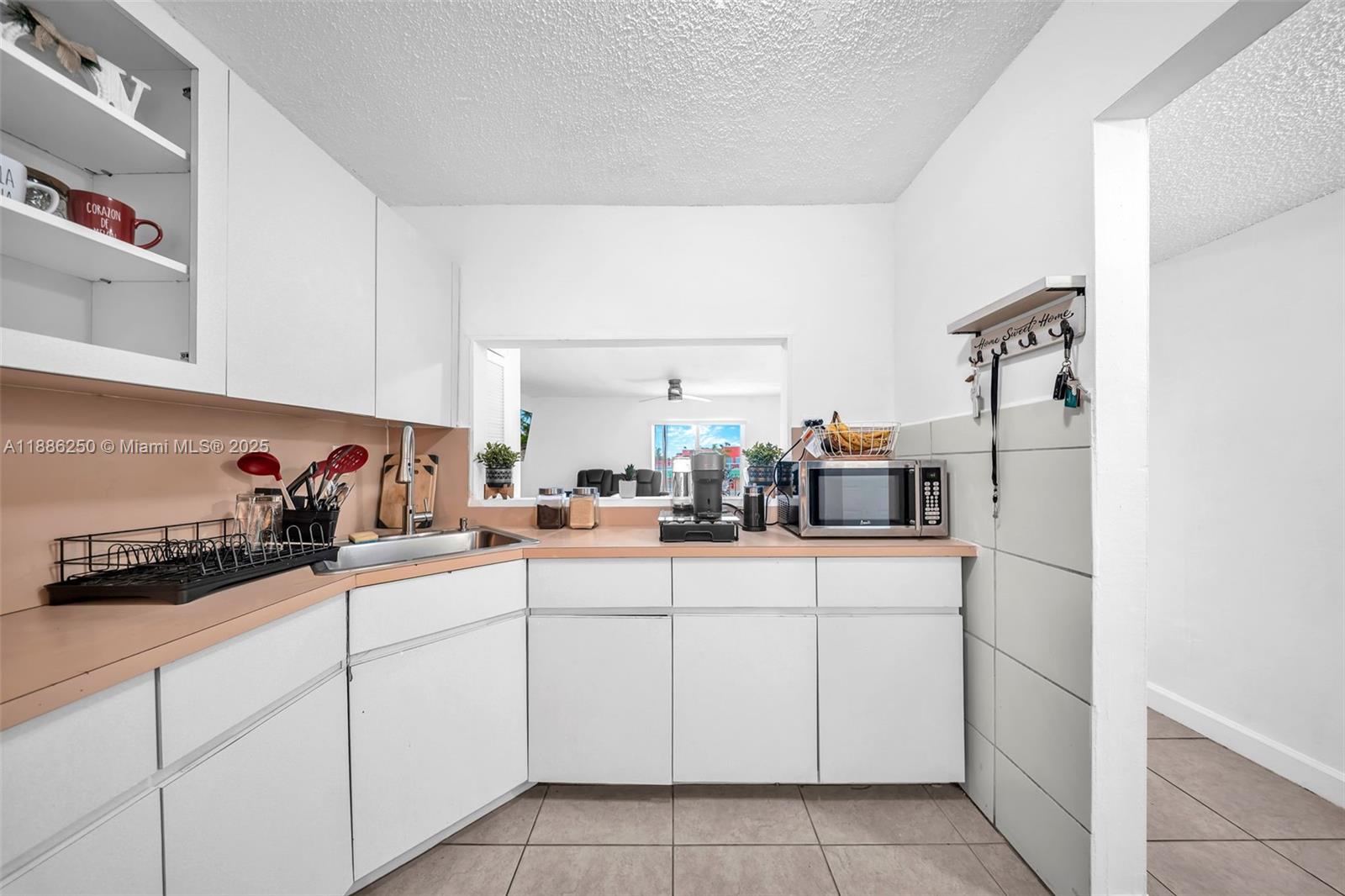 INTERNATIONAL CONDO - Residential