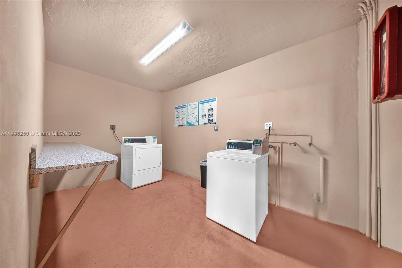 INTERNATIONAL CONDO - Residential