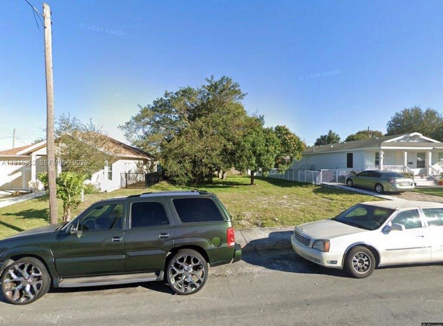 Owner financing available.  Flexible terms for qualified buyers.  Ideal for buyers seeking to secure land without traditional bank financing.  
County approved plans available for duplex build out with geological report 
Land zoned for Duplex
Downpayment expectation $22,900
Interest rate 4%
Monthly payment range $950 - $1100