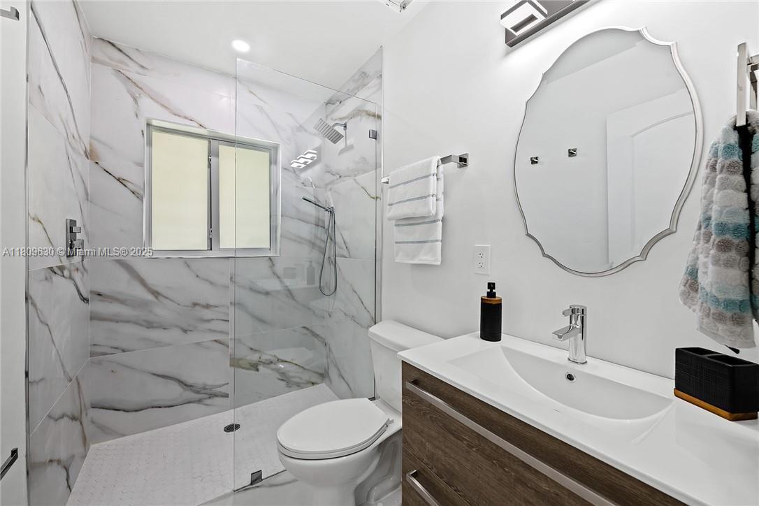 POINSETTIA HEIGHTS N RiDGE - Residential
