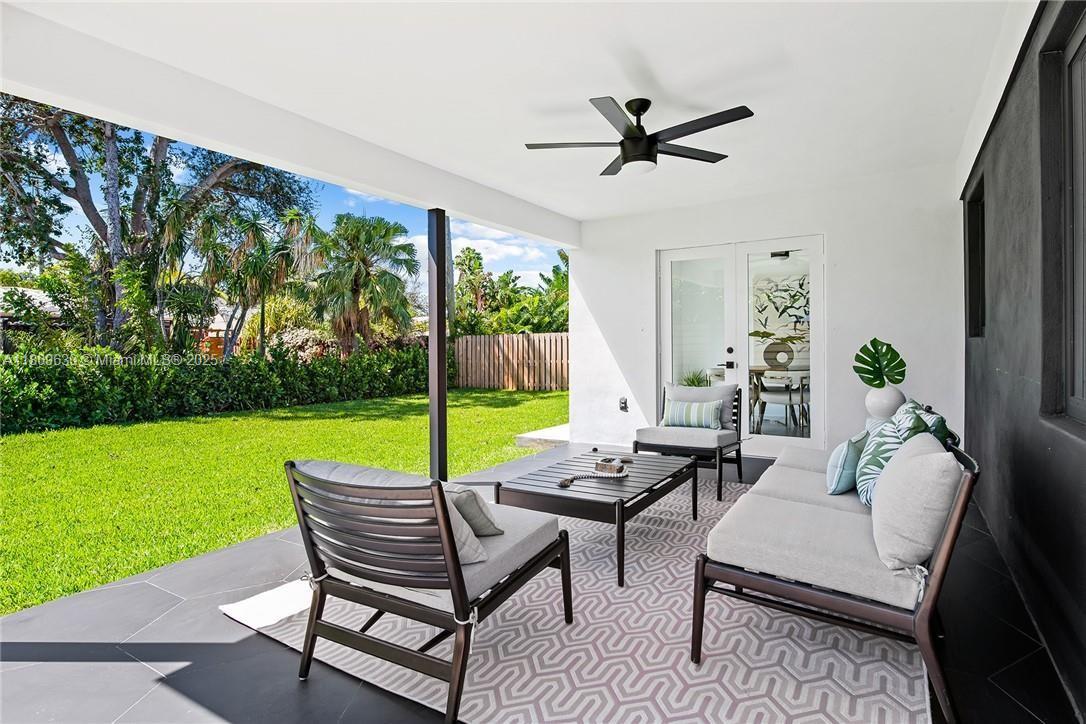 POINSETTIA HEIGHTS N RiDGE - Residential
