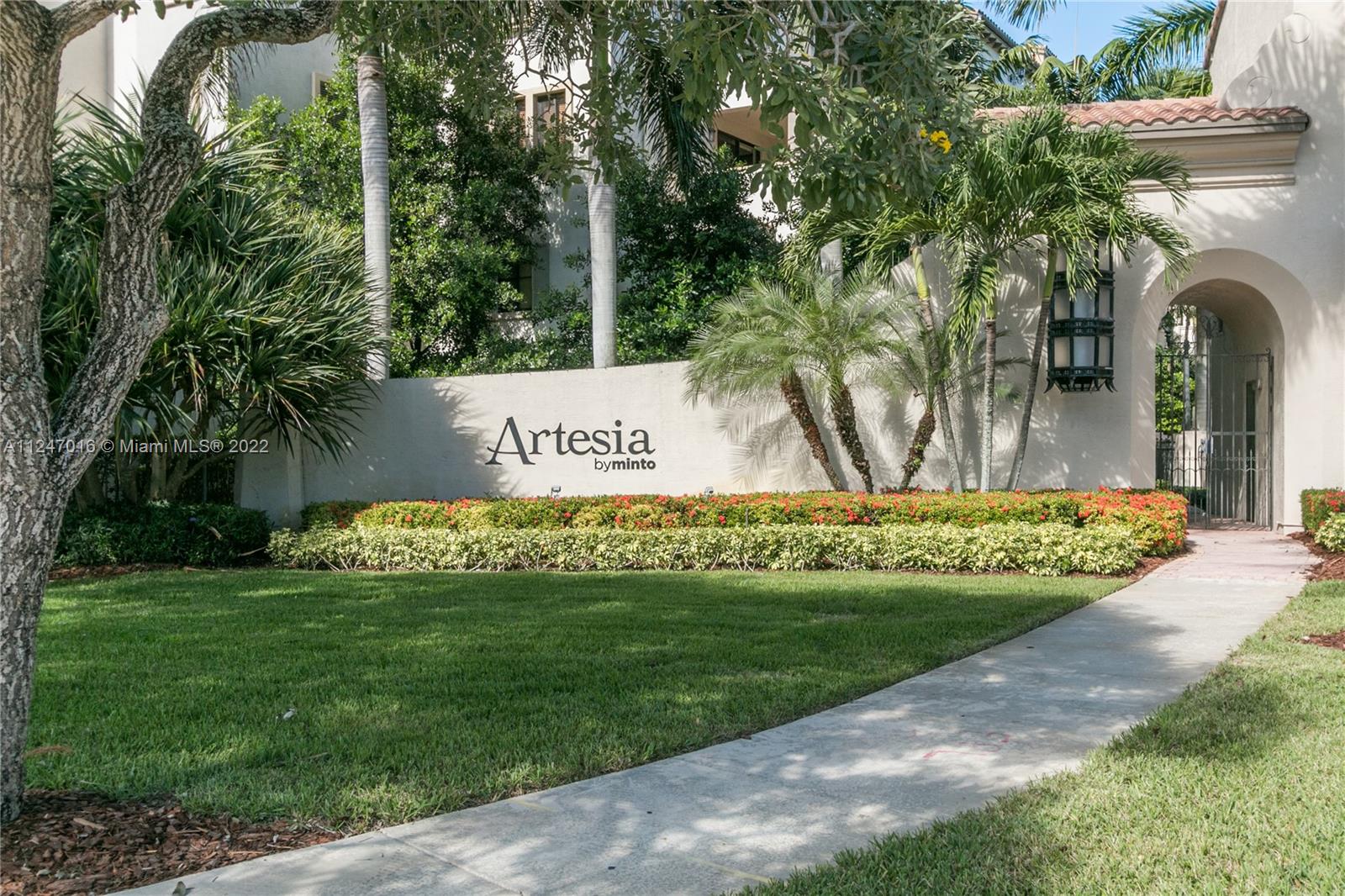 VILLA ALHAMBRA CONDO - Residential