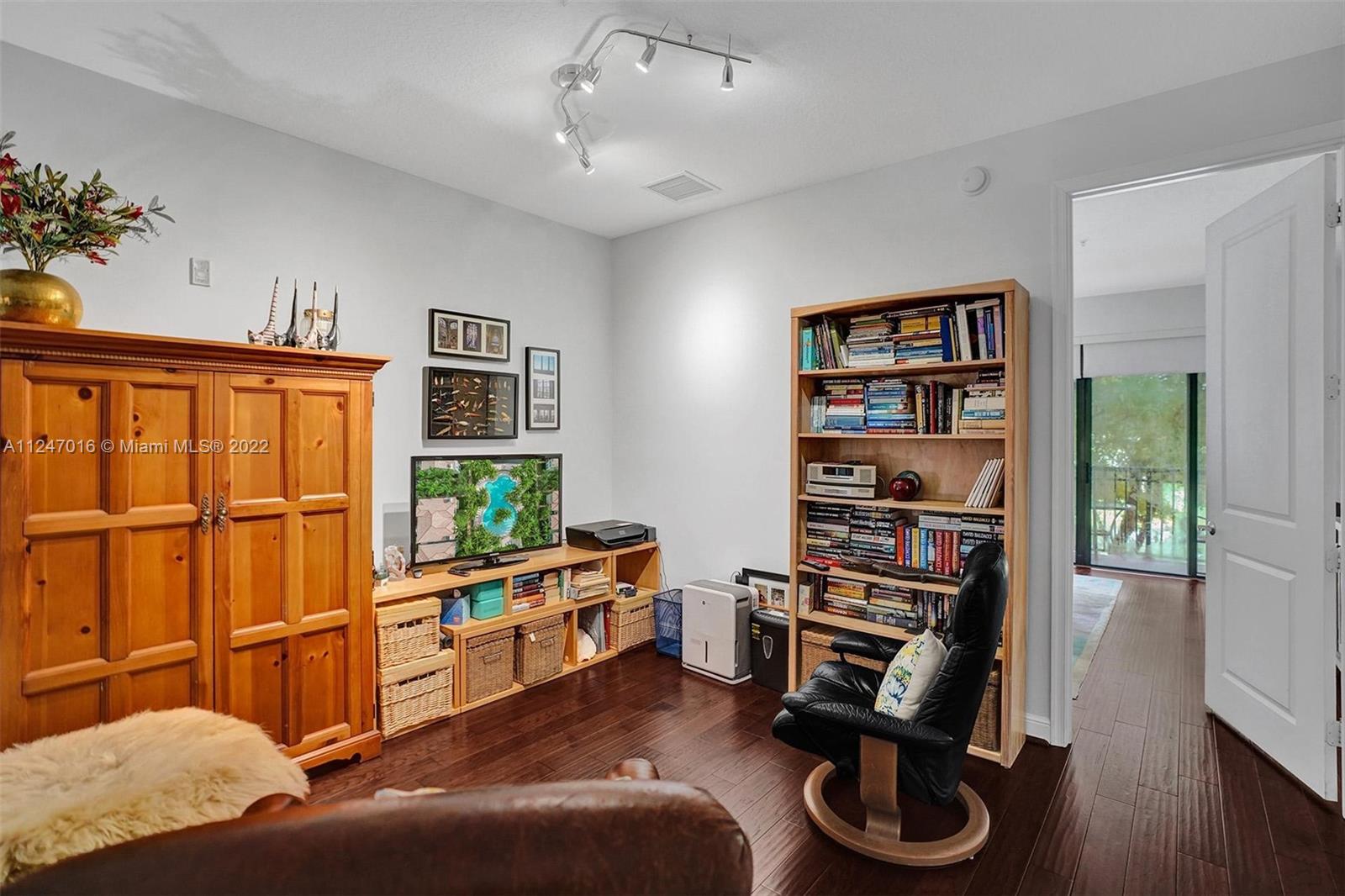VILLA ALHAMBRA CONDO - Residential