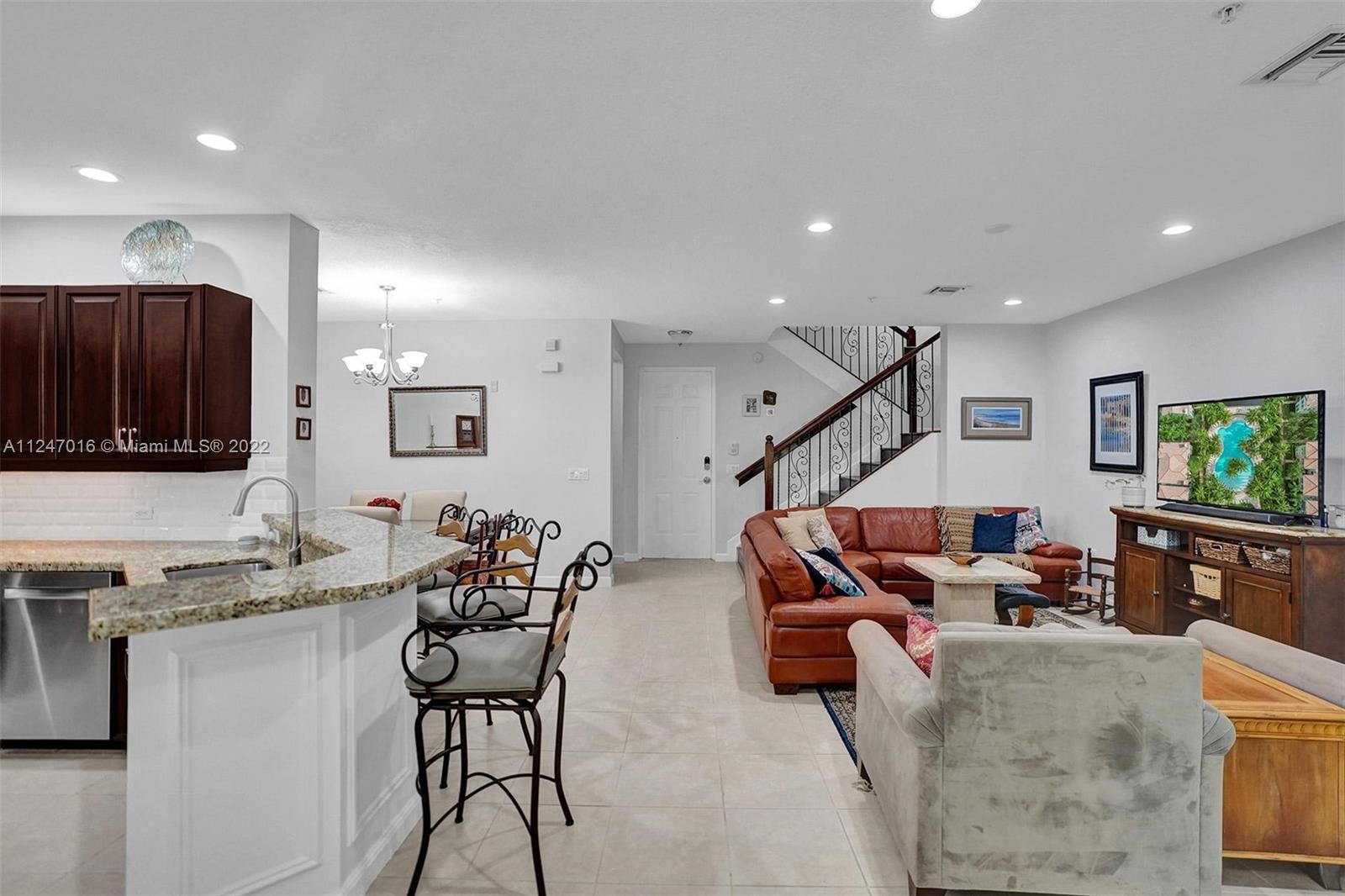 VILLA ALHAMBRA CONDO - Residential