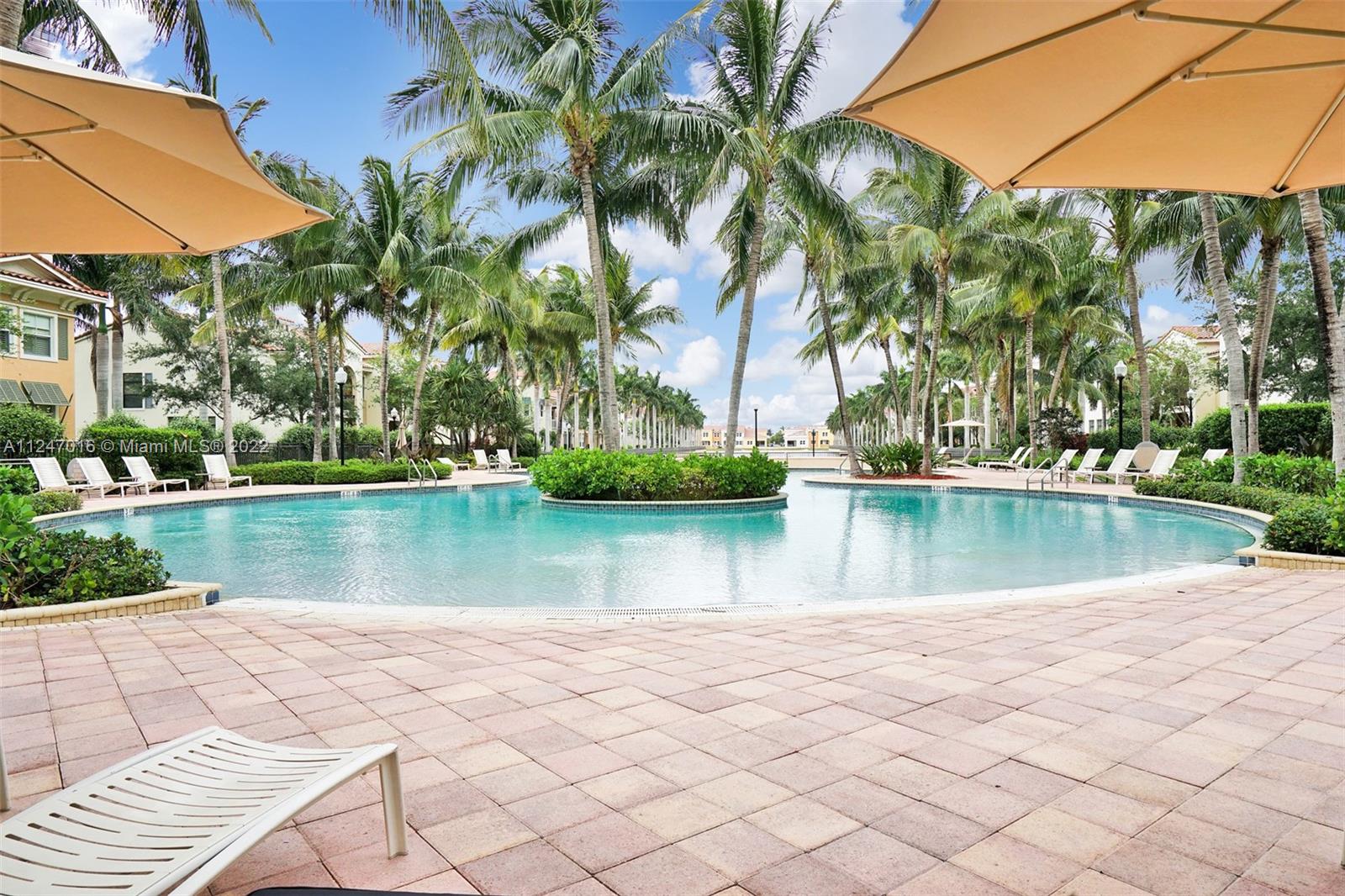 VILLA ALHAMBRA CONDO - Residential