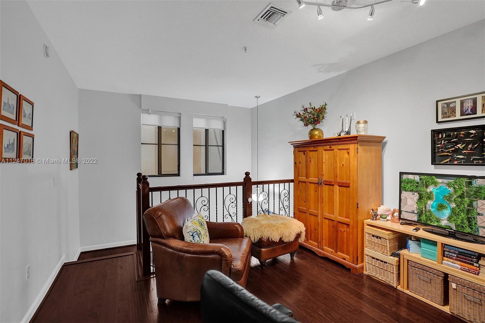 VILLA ALHAMBRA CONDO - Residential