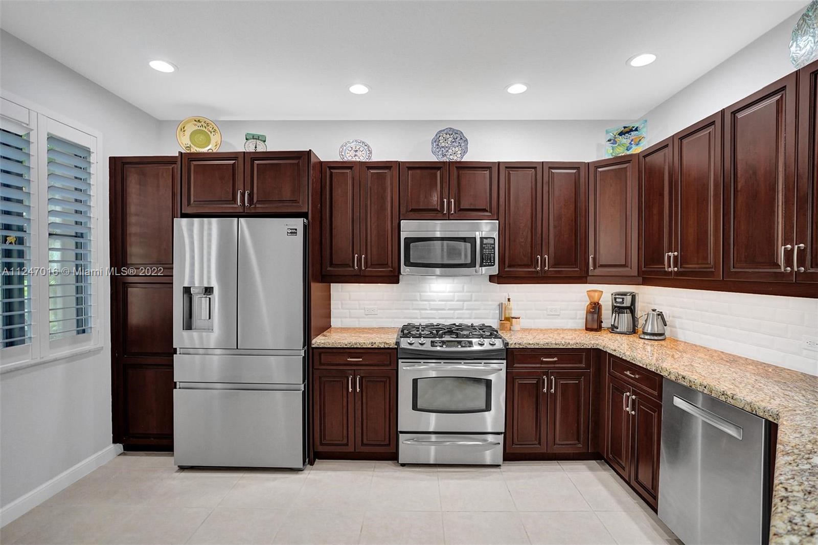VILLA ALHAMBRA CONDO - Residential
