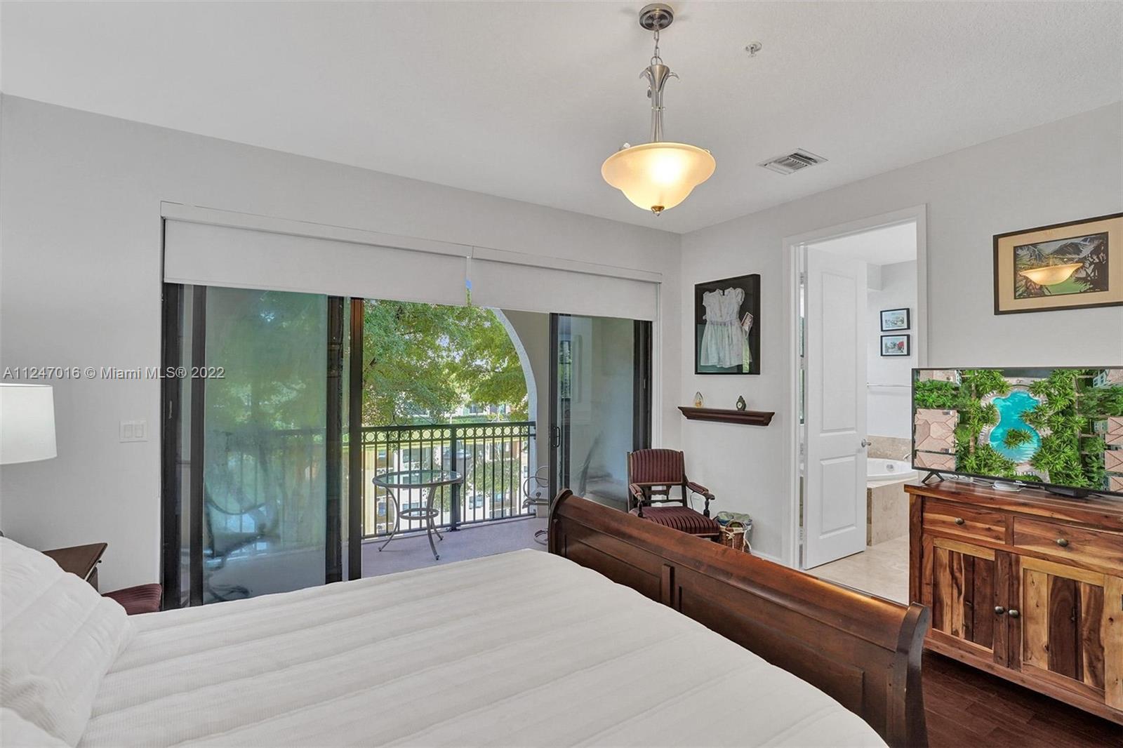 VILLA ALHAMBRA CONDO - Residential