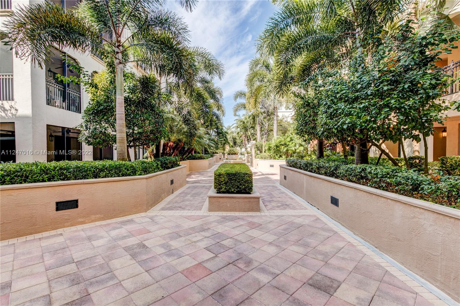 VILLA ALHAMBRA CONDO - Residential