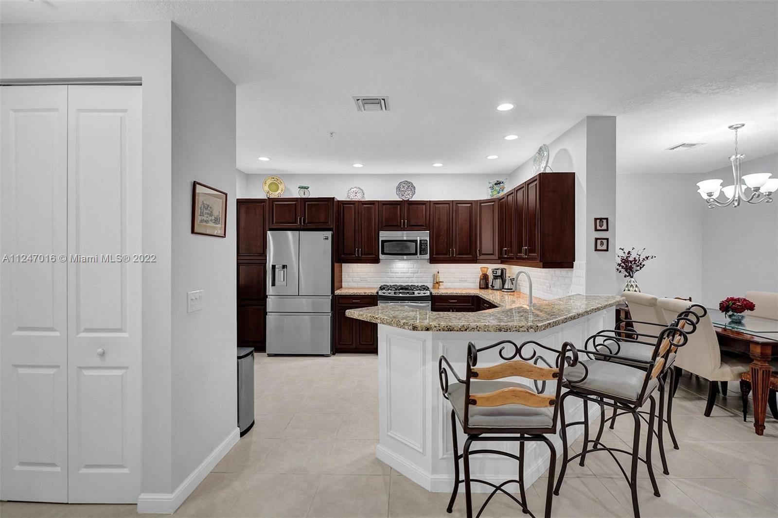 VILLA ALHAMBRA CONDO - Residential