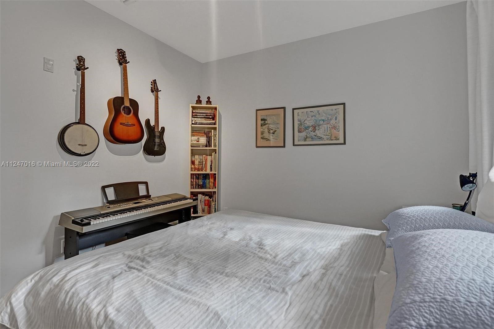 VILLA ALHAMBRA CONDO - Residential
