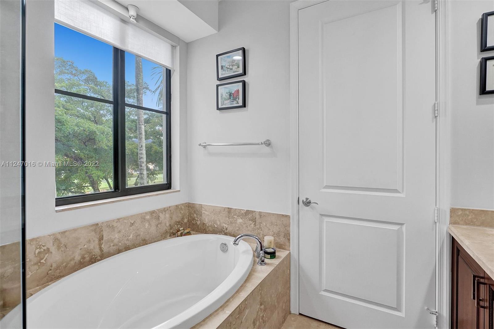 VILLA ALHAMBRA CONDO - Residential