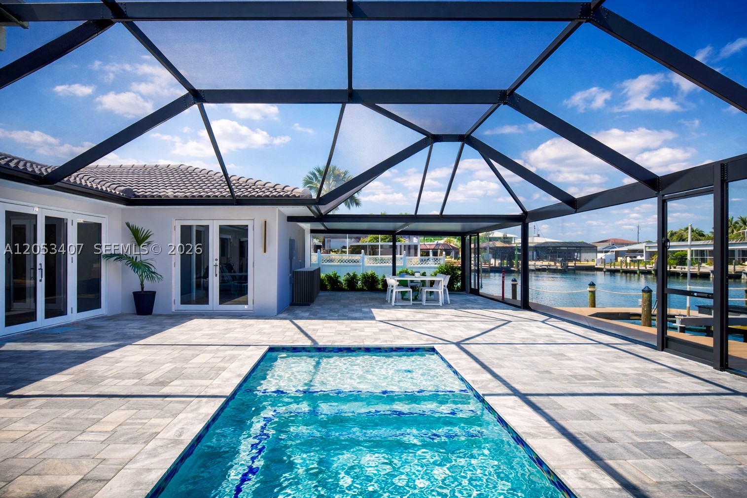7 Fairview Blvd - Image 1