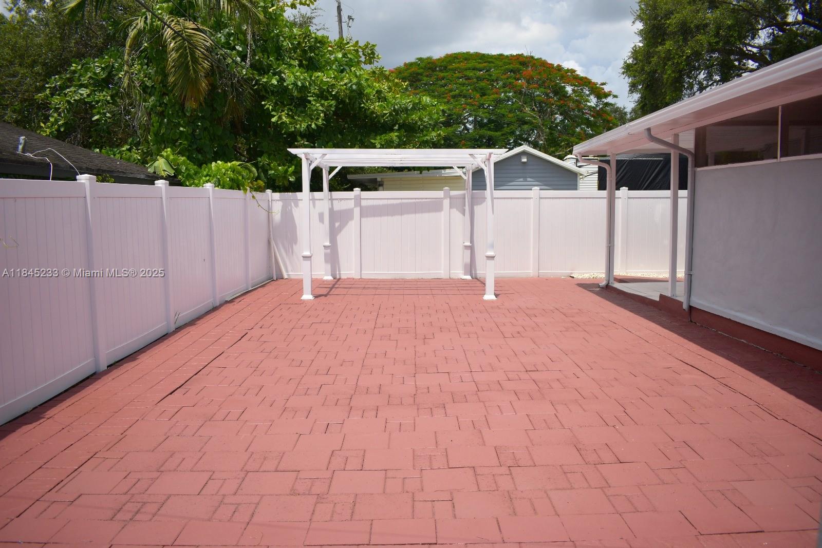 HOLLYWOOD BEACH HEIGHTS S - Residential