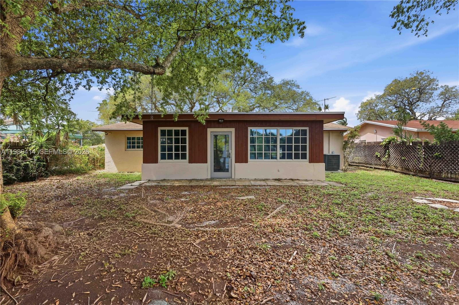 LAKEWOOD VILLAS - Residential