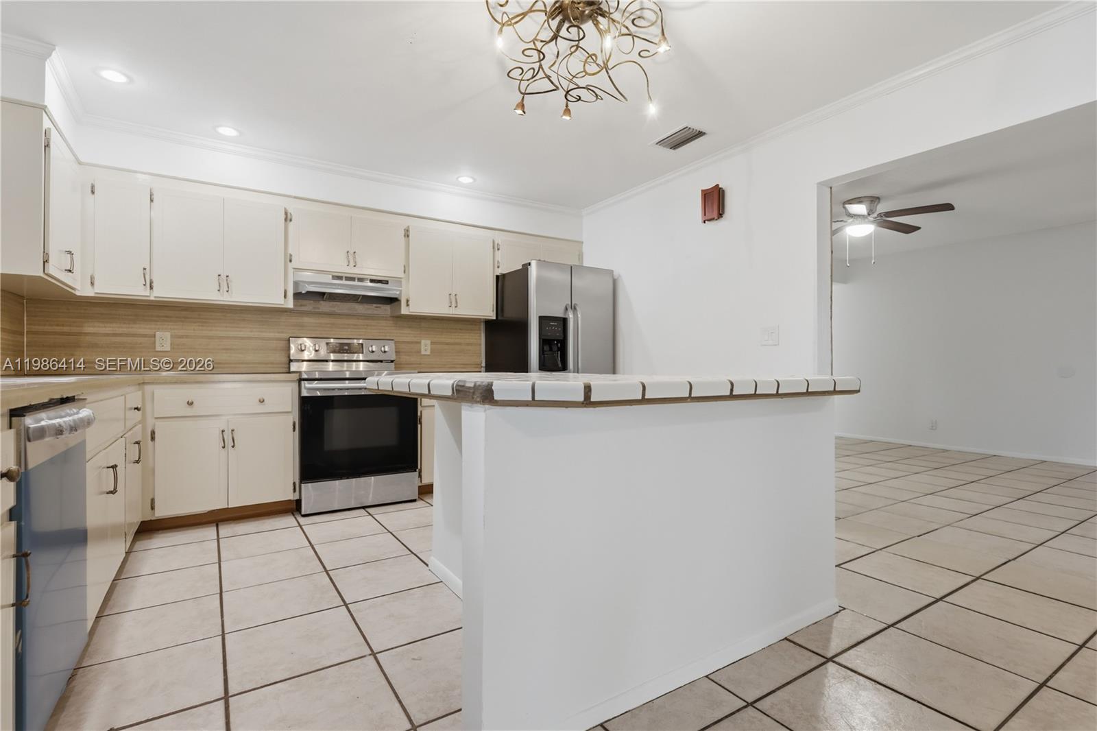 LAKEWOOD VILLAS - Residential