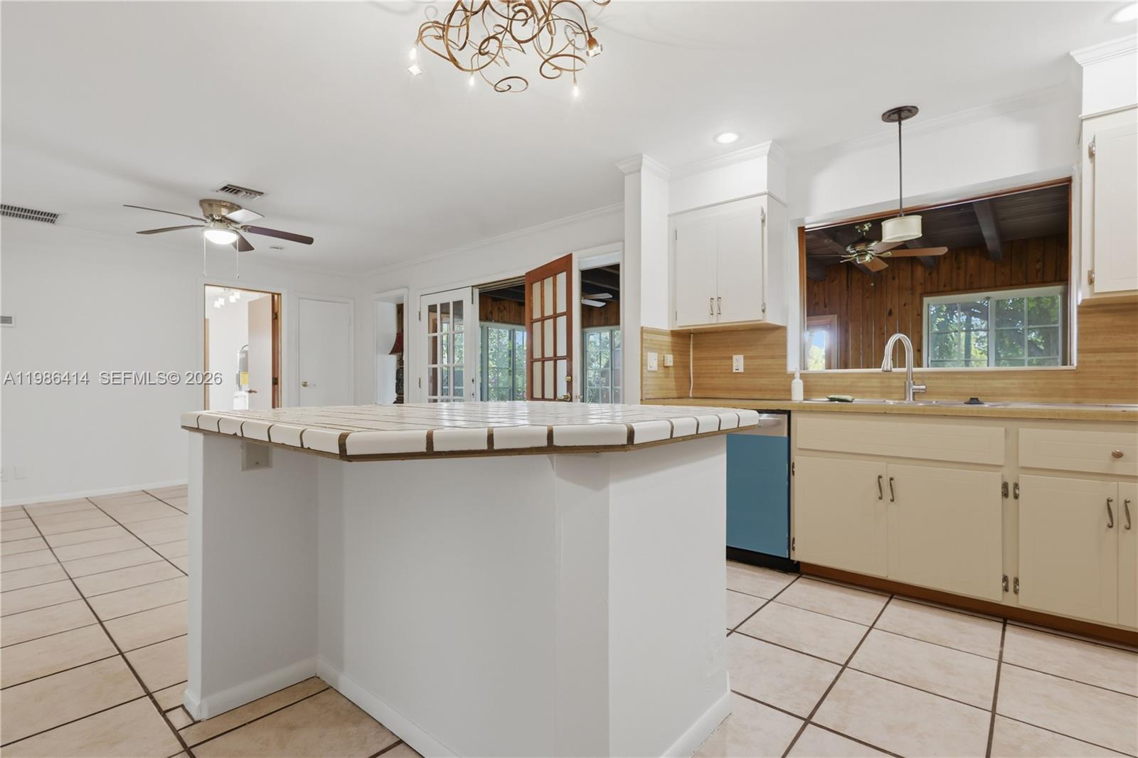 LAKEWOOD VILLAS - Residential