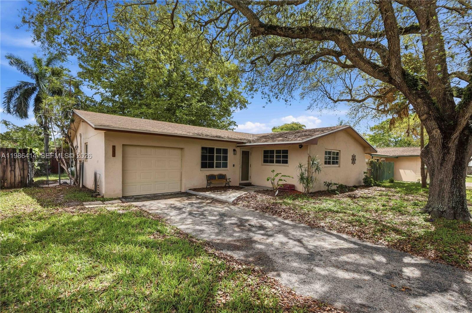 LAKEWOOD VILLAS - Residential