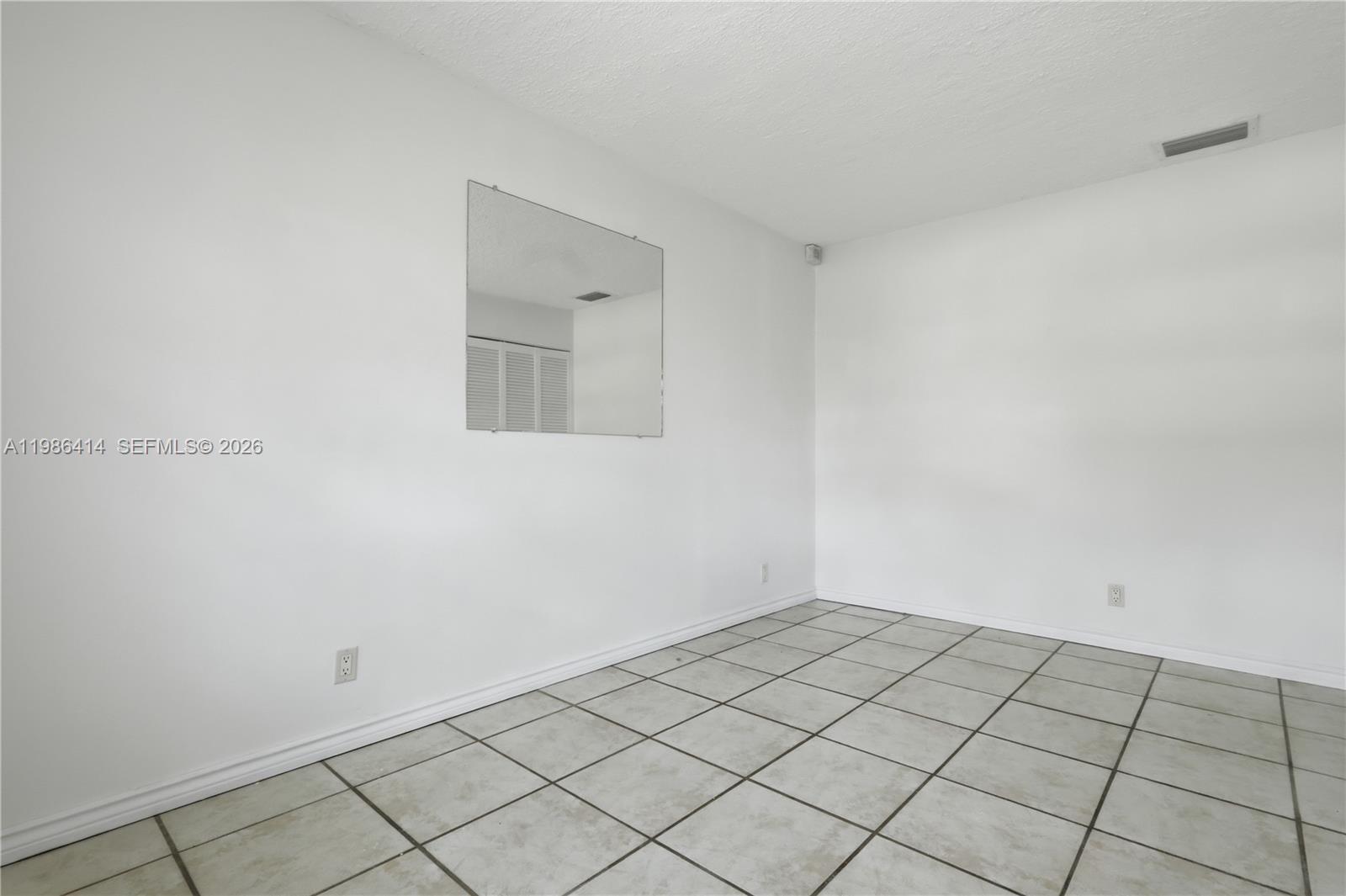 LAKEWOOD VILLAS - Residential