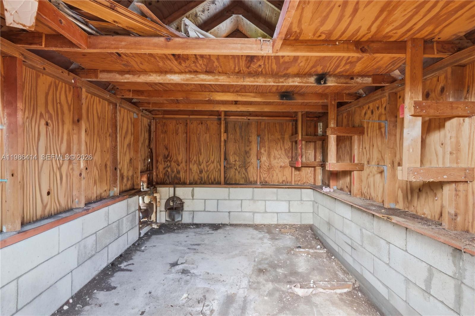 LAKEWOOD VILLAS - Residential