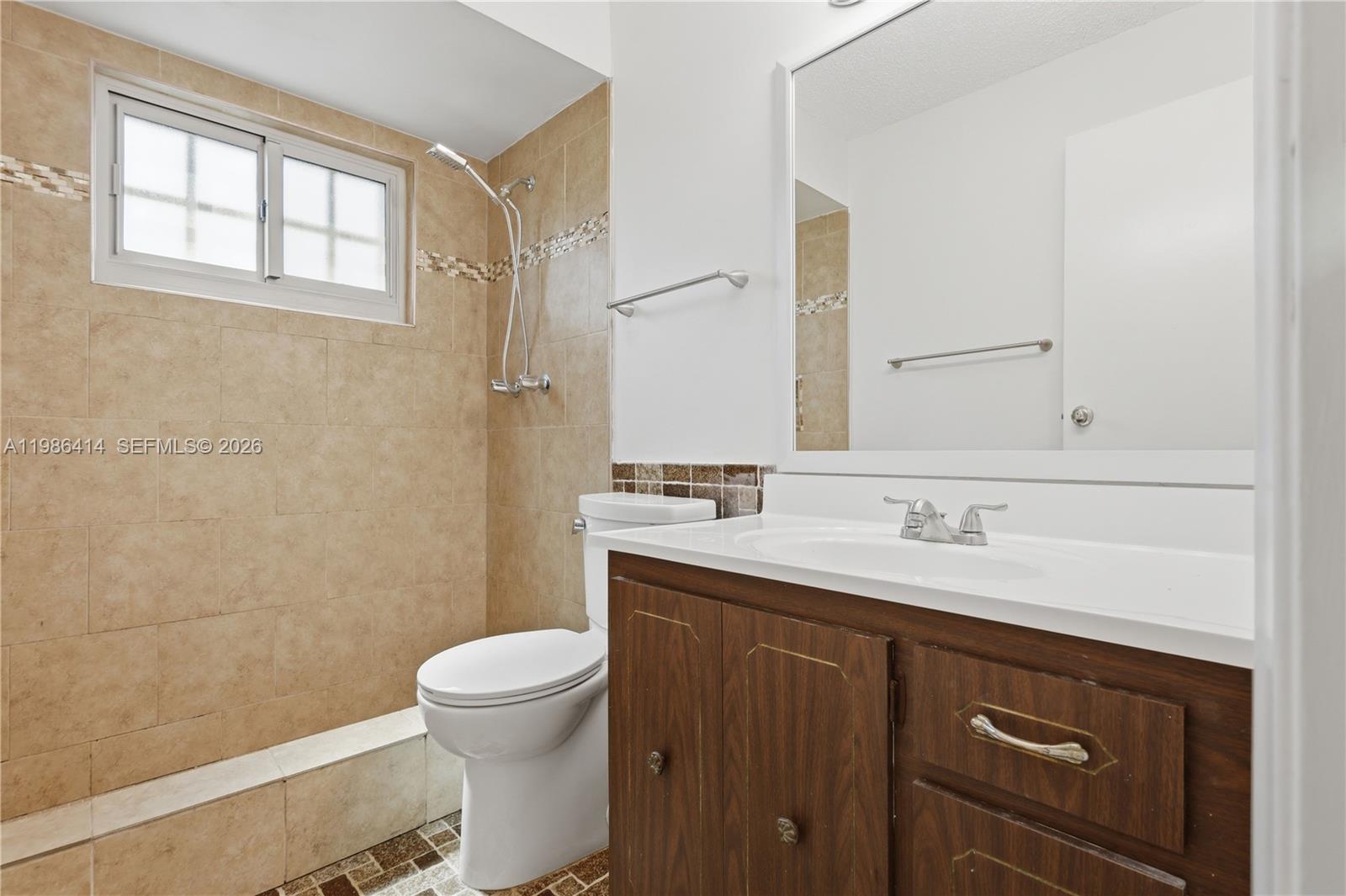 LAKEWOOD VILLAS - Residential