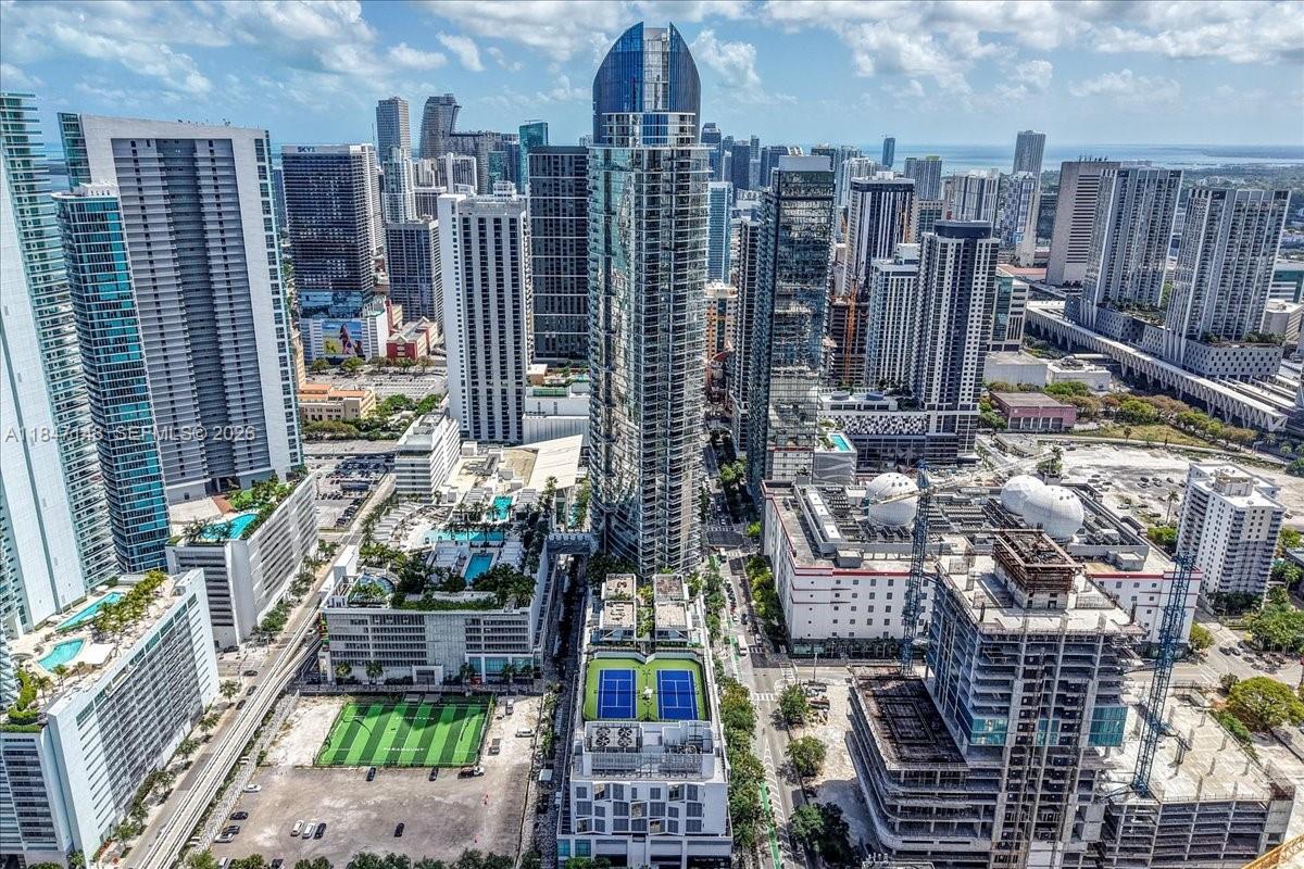 PARAMOUNT MIAMI WORLDCENT - Residential